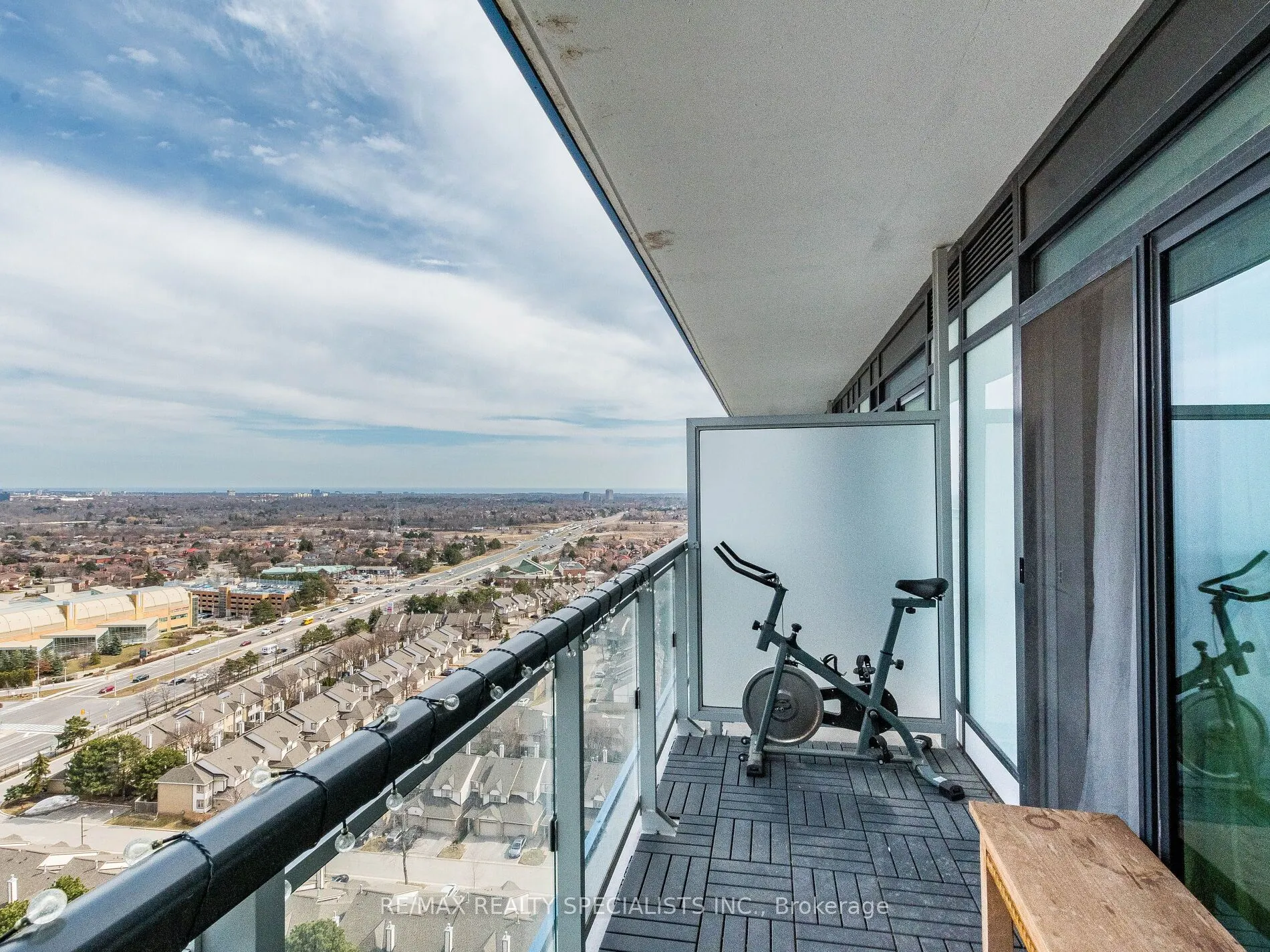 2560 Eglinton Avenue W, #1902