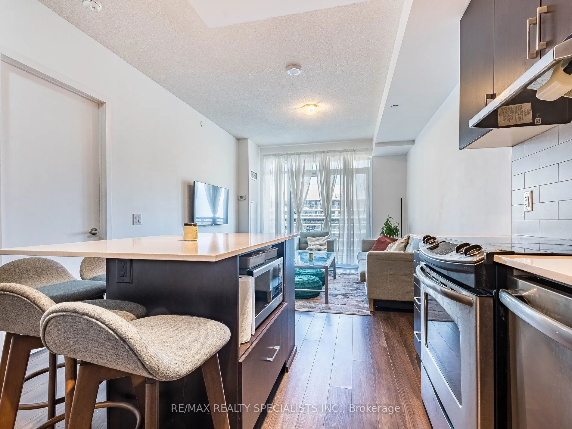 2560 Eglinton Avenue W, #1902