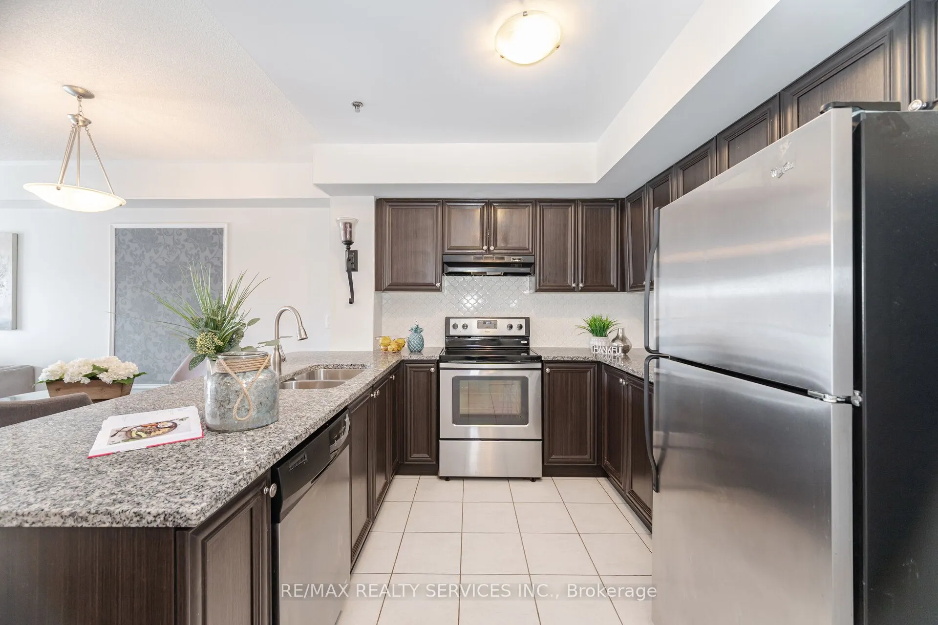 60 Baycliffe Crescent, #301