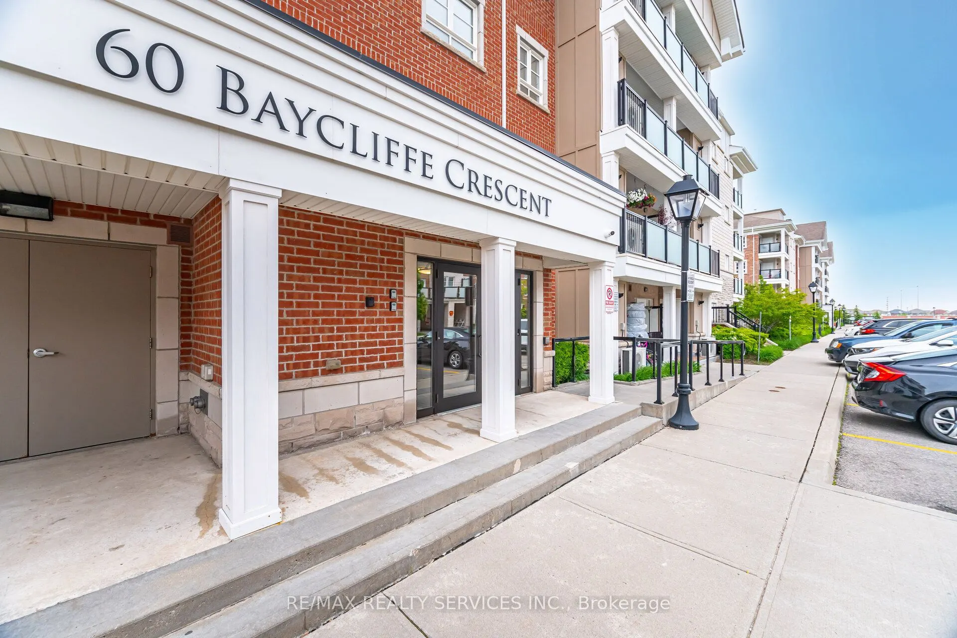 60 Baycliffe Crescent, #301