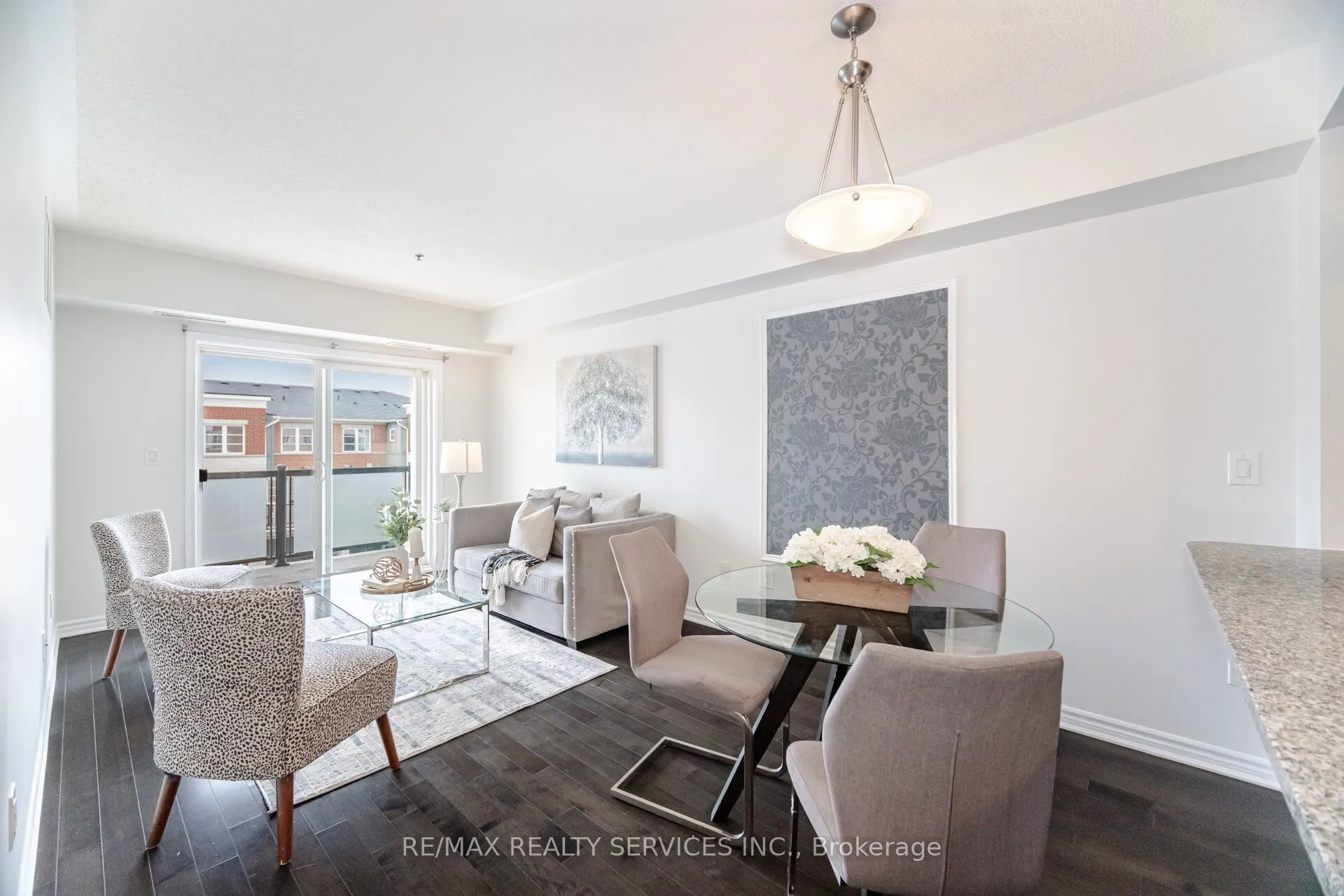 60 Baycliffe Crescent, #301