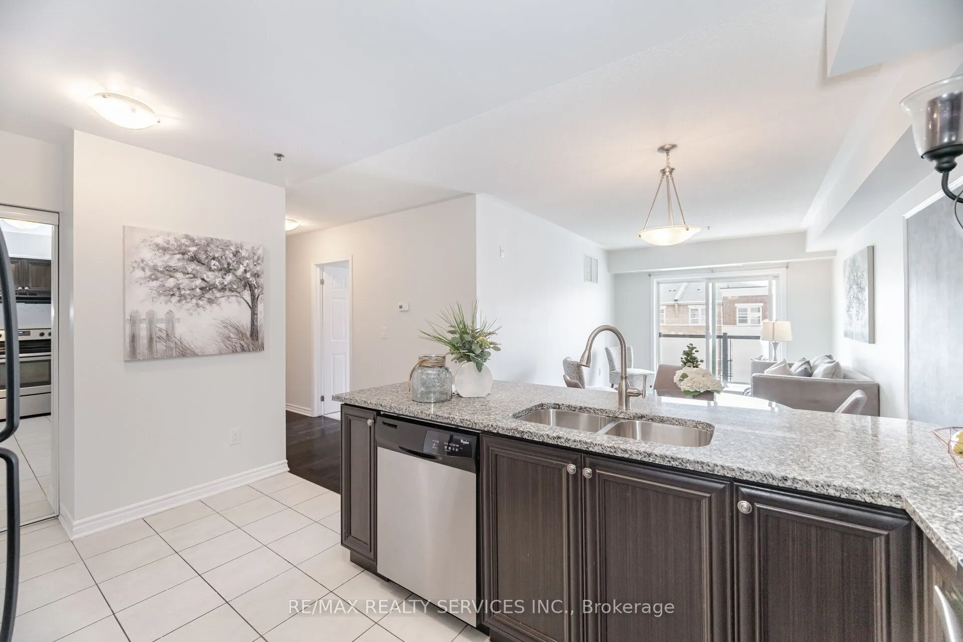 60 Baycliffe Crescent, #301