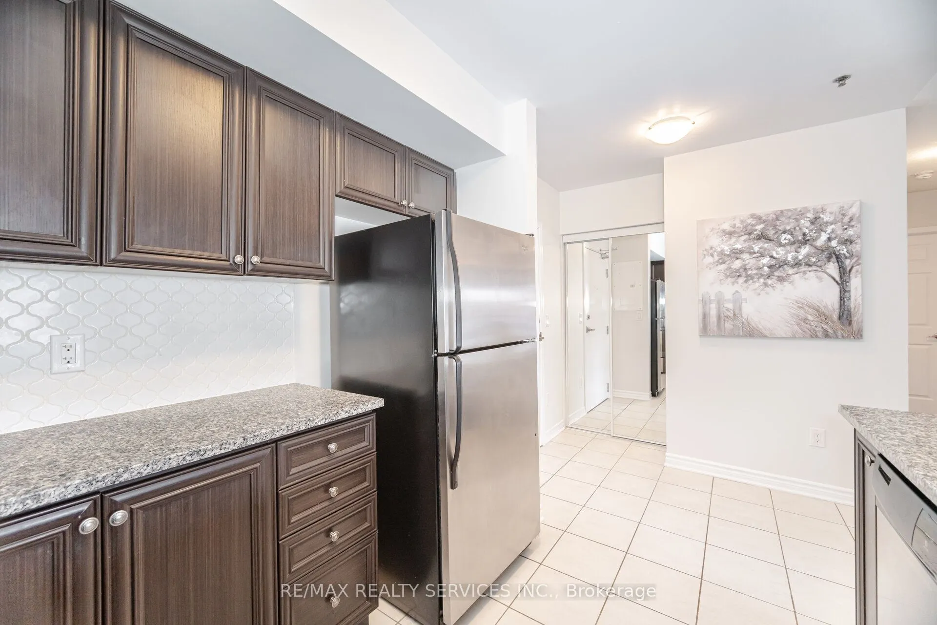 60 Baycliffe Crescent, #301