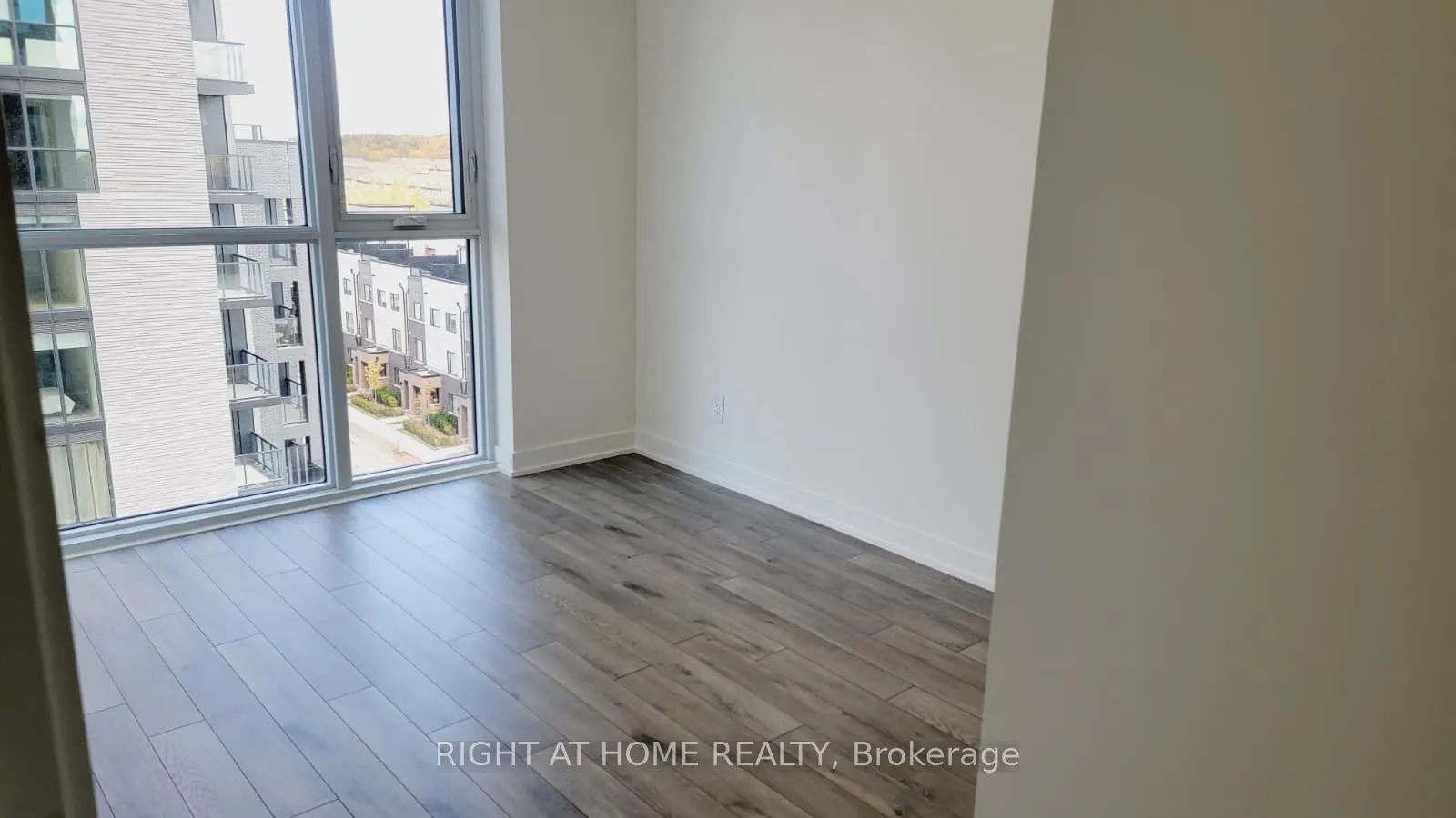 3079 Trafalgar Road, #702