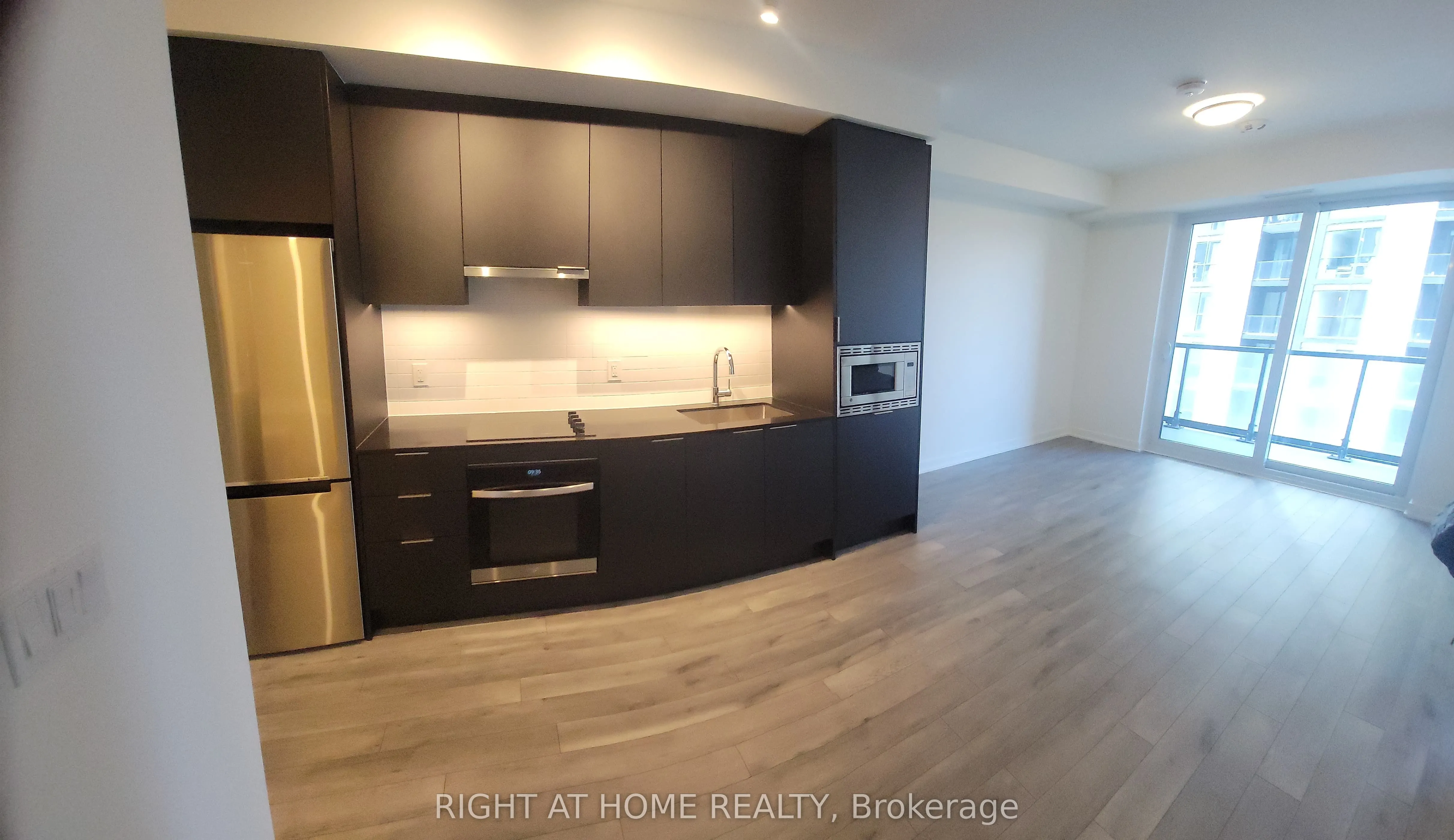 3079 Trafalgar Road, #702