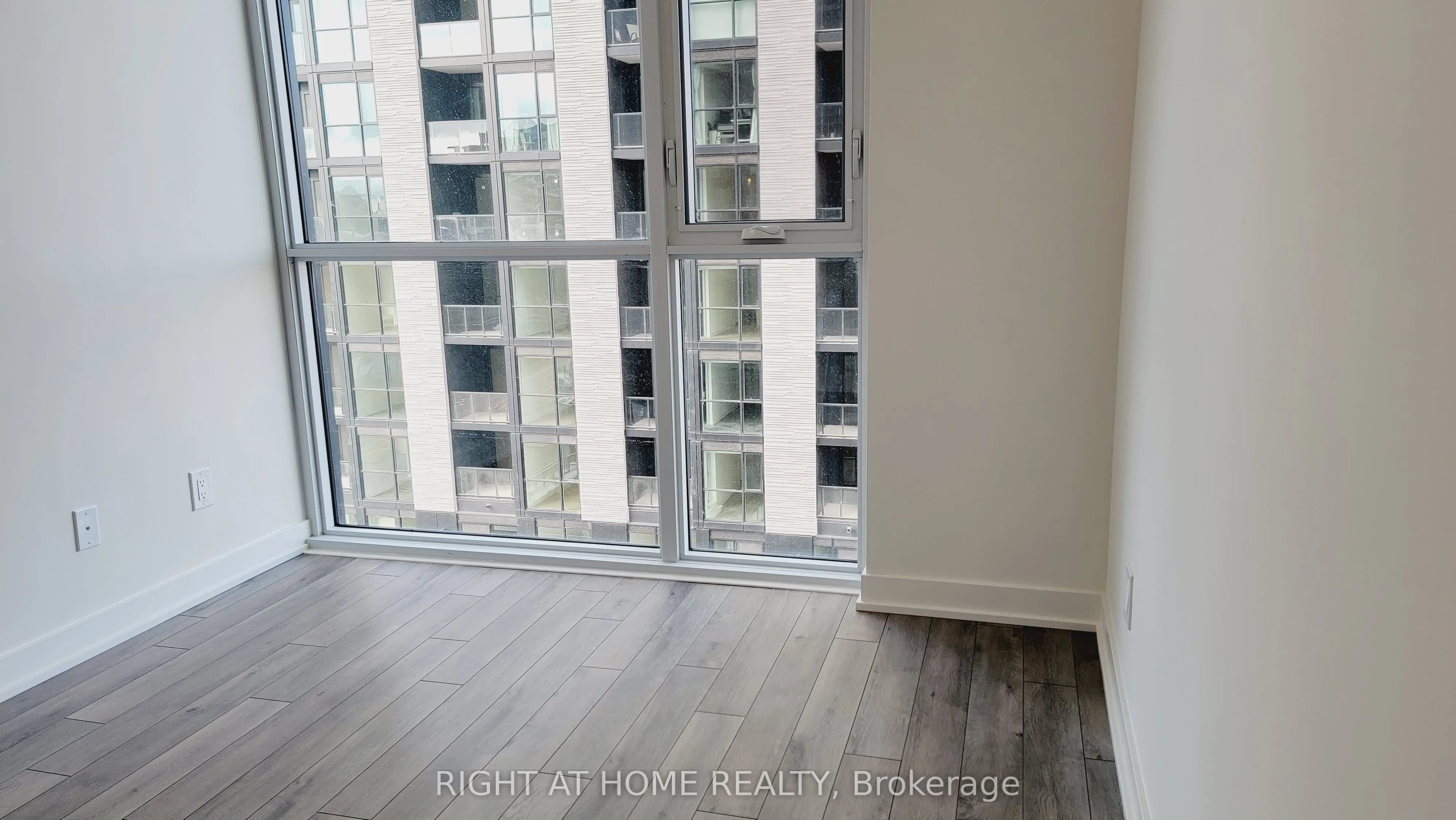 3079 Trafalgar Road, #702