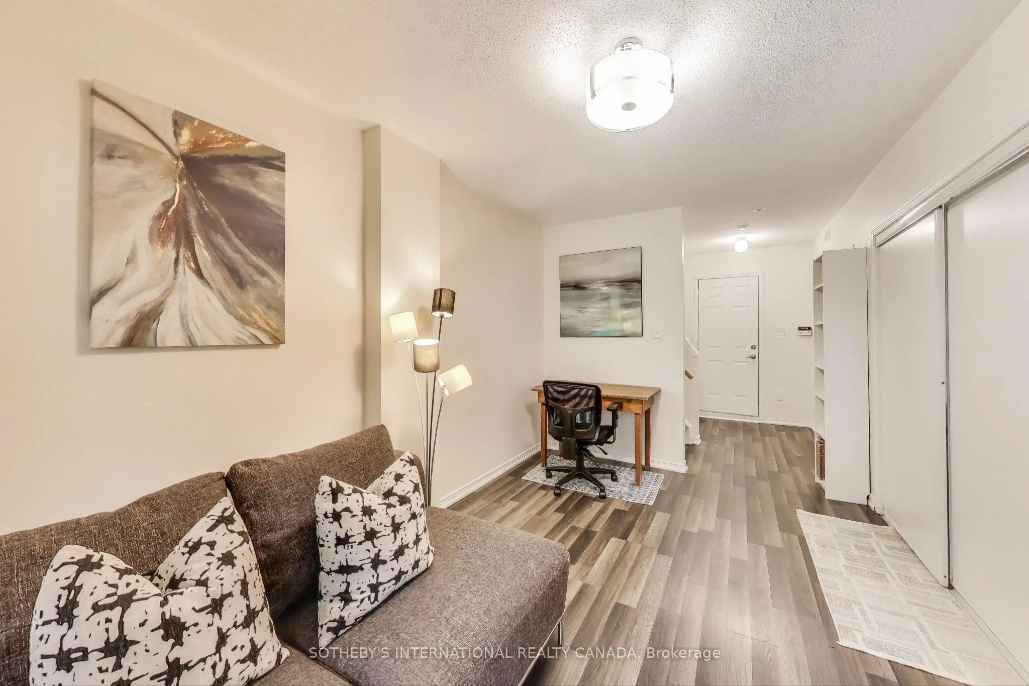 435 Hensall Circle, #17