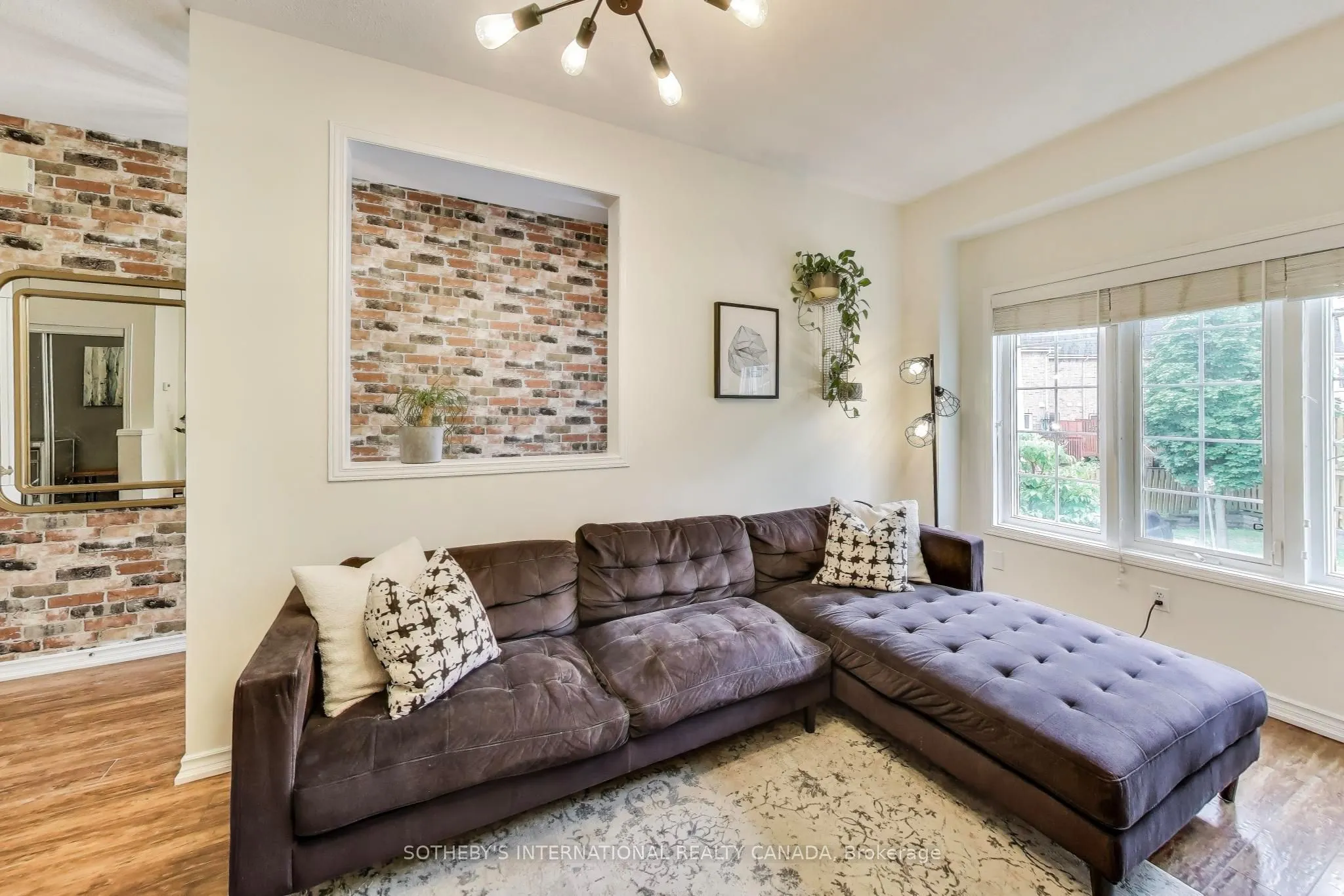 435 Hensall Circle, #17