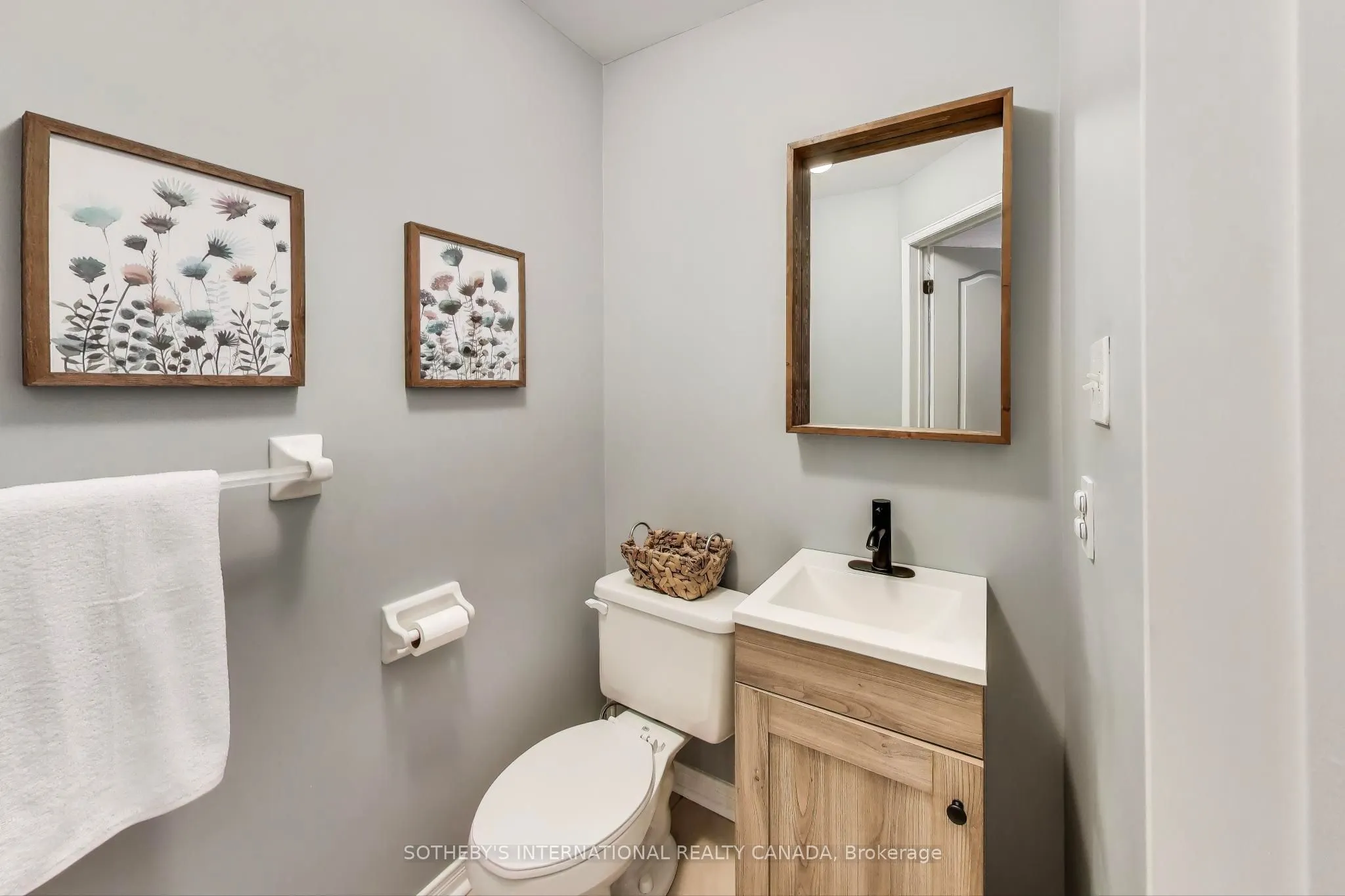 435 Hensall Circle, #17