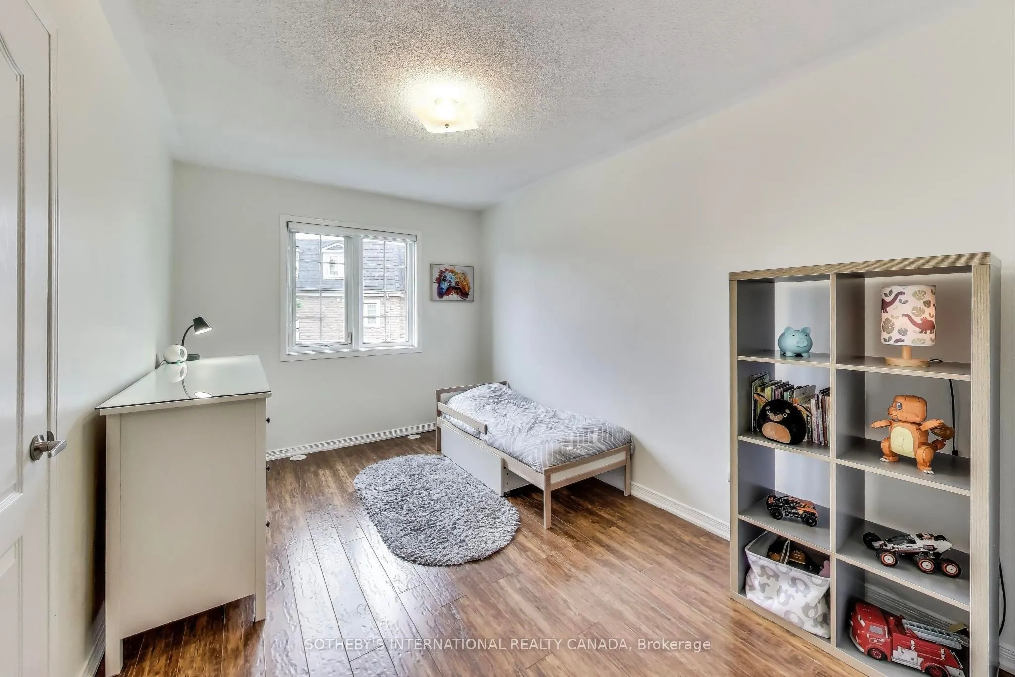 435 Hensall Circle, #17