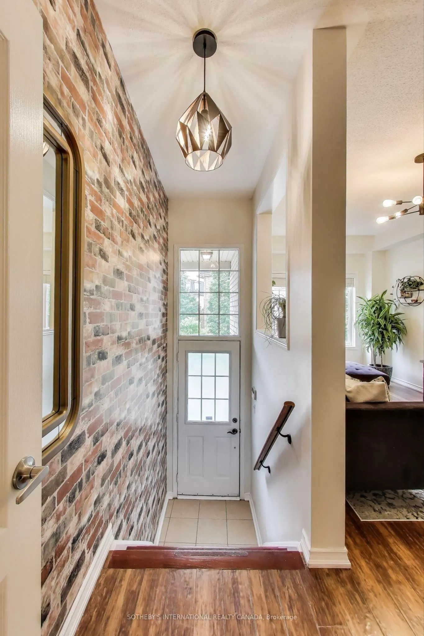 435 Hensall Circle, #17