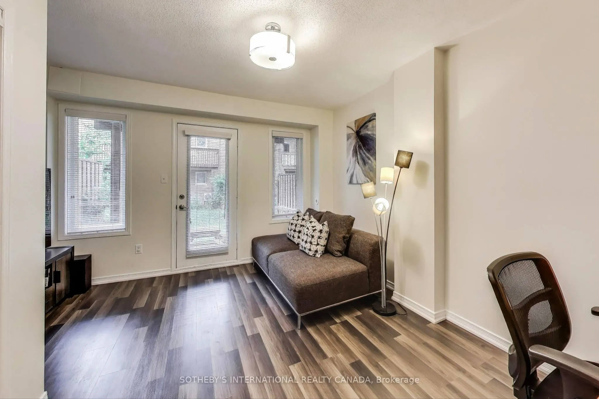 435 Hensall Circle, #17