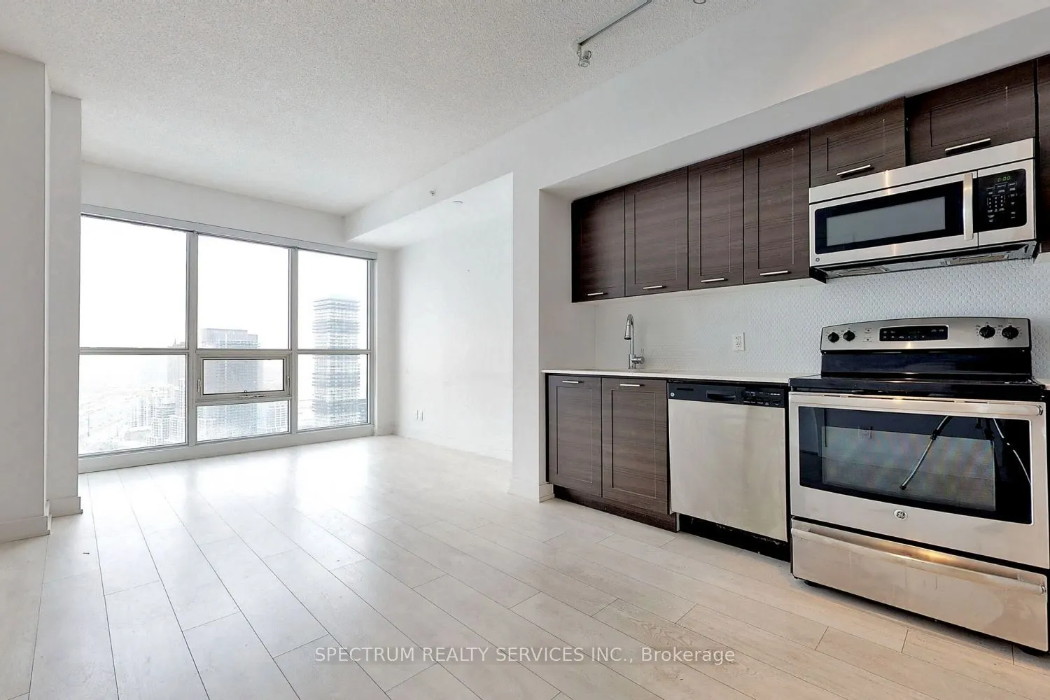 2220 Lakeshore Boulevard W, #3805