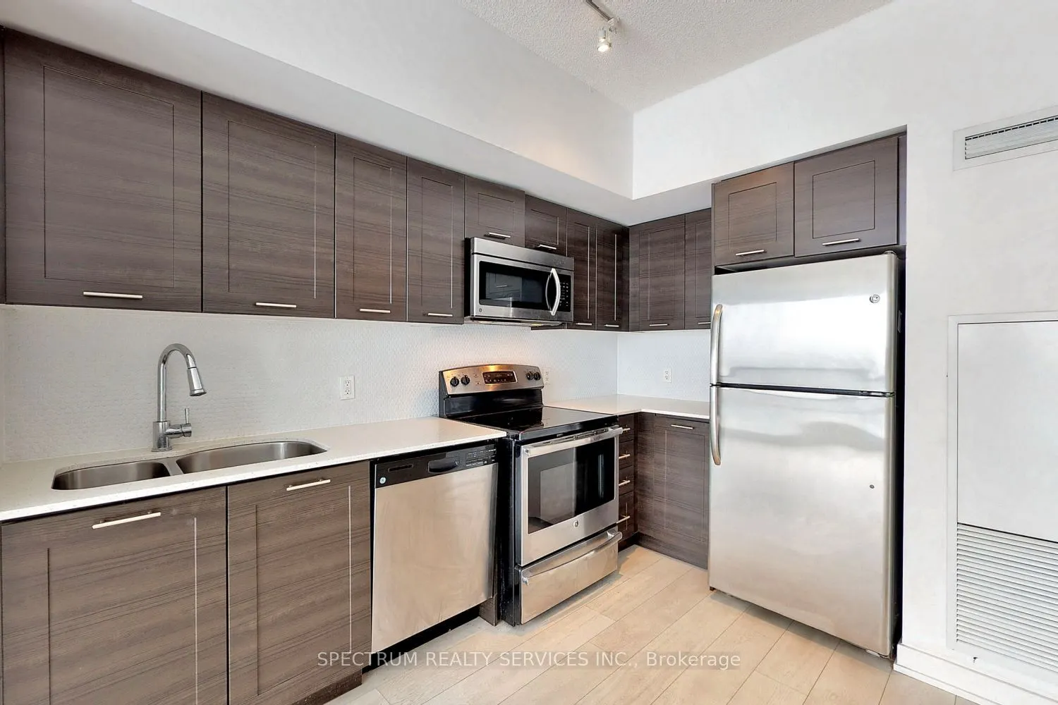 2220 Lakeshore Boulevard W, #3805