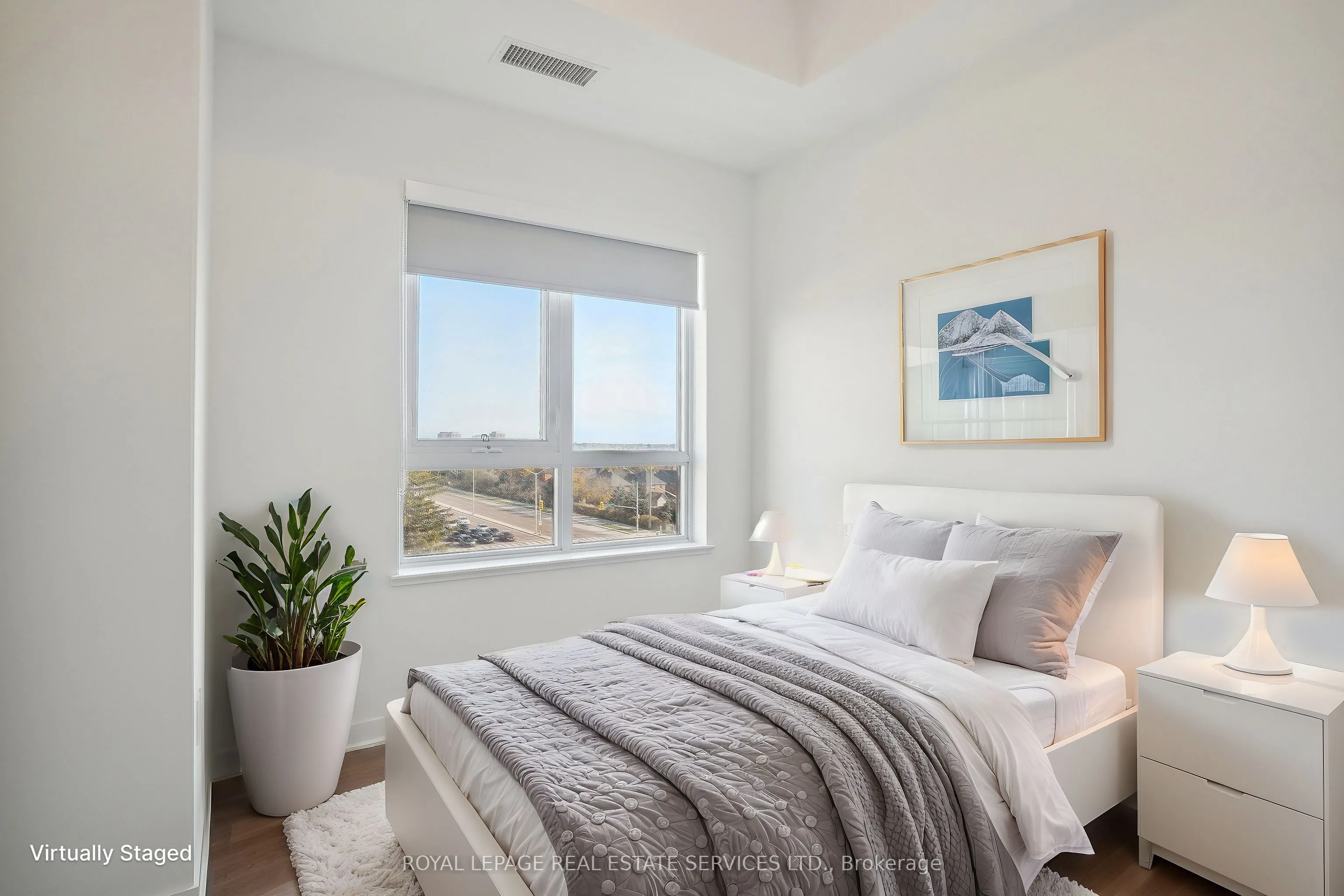 395 Dundas Street W, #507