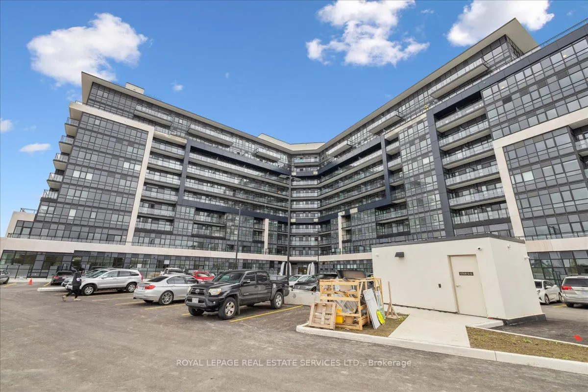 395 Dundas Street W, #507