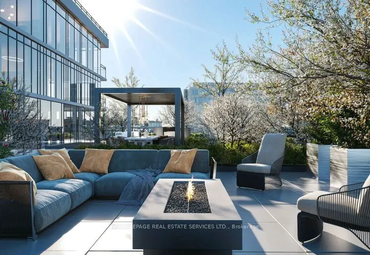 395 Dundas Street W, #507