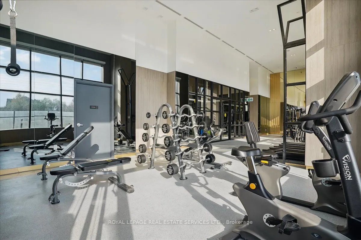 395 Dundas Street W, #507