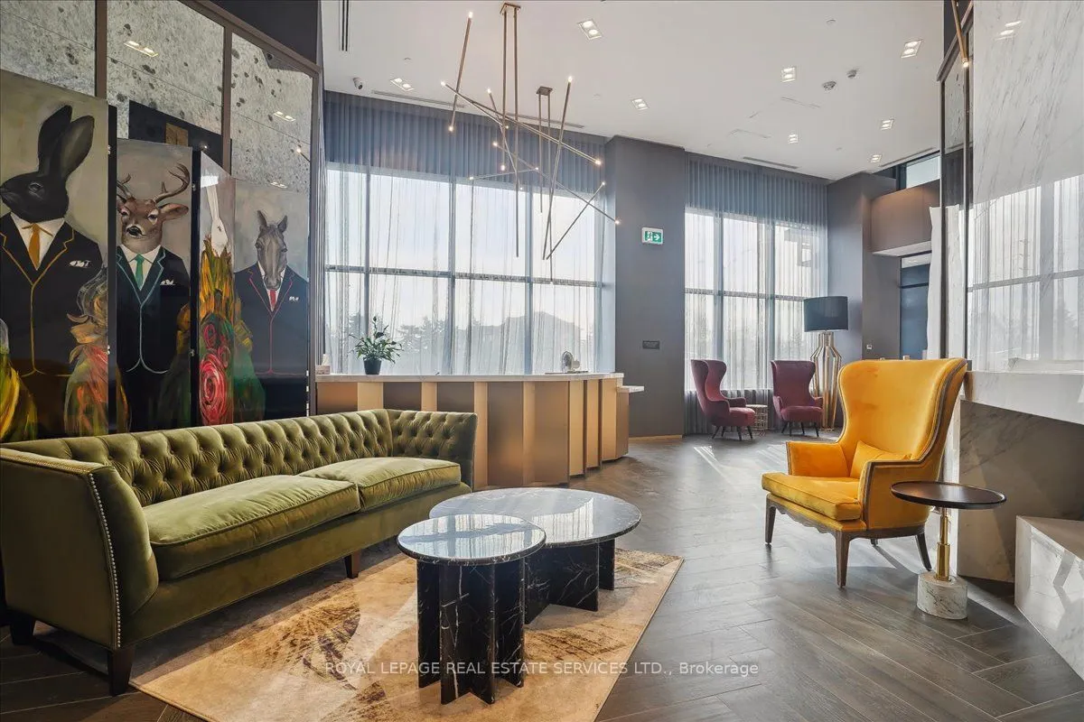 395 Dundas Street W, #507