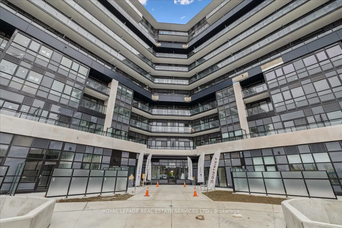 395 Dundas Street W, #507