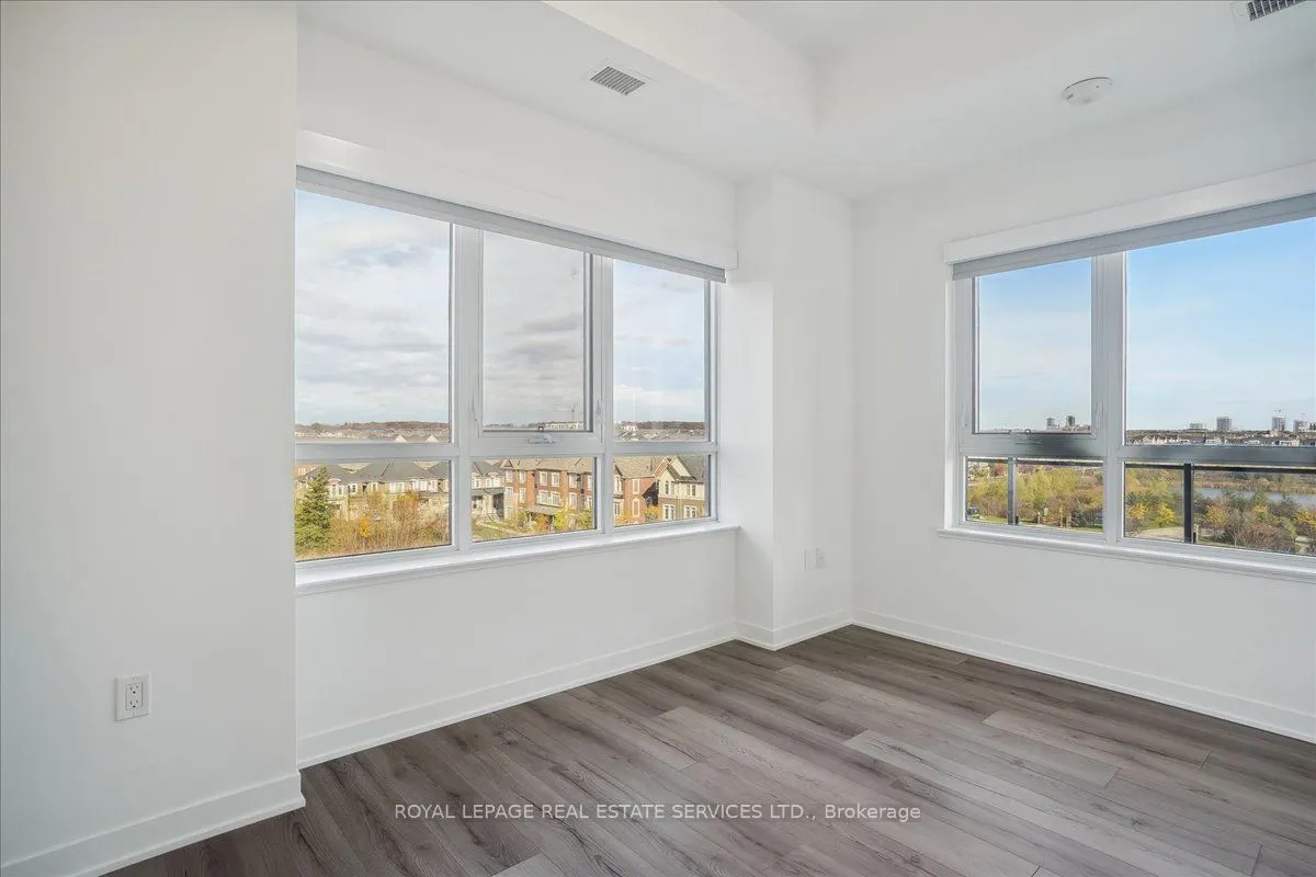 395 Dundas Street W, #507