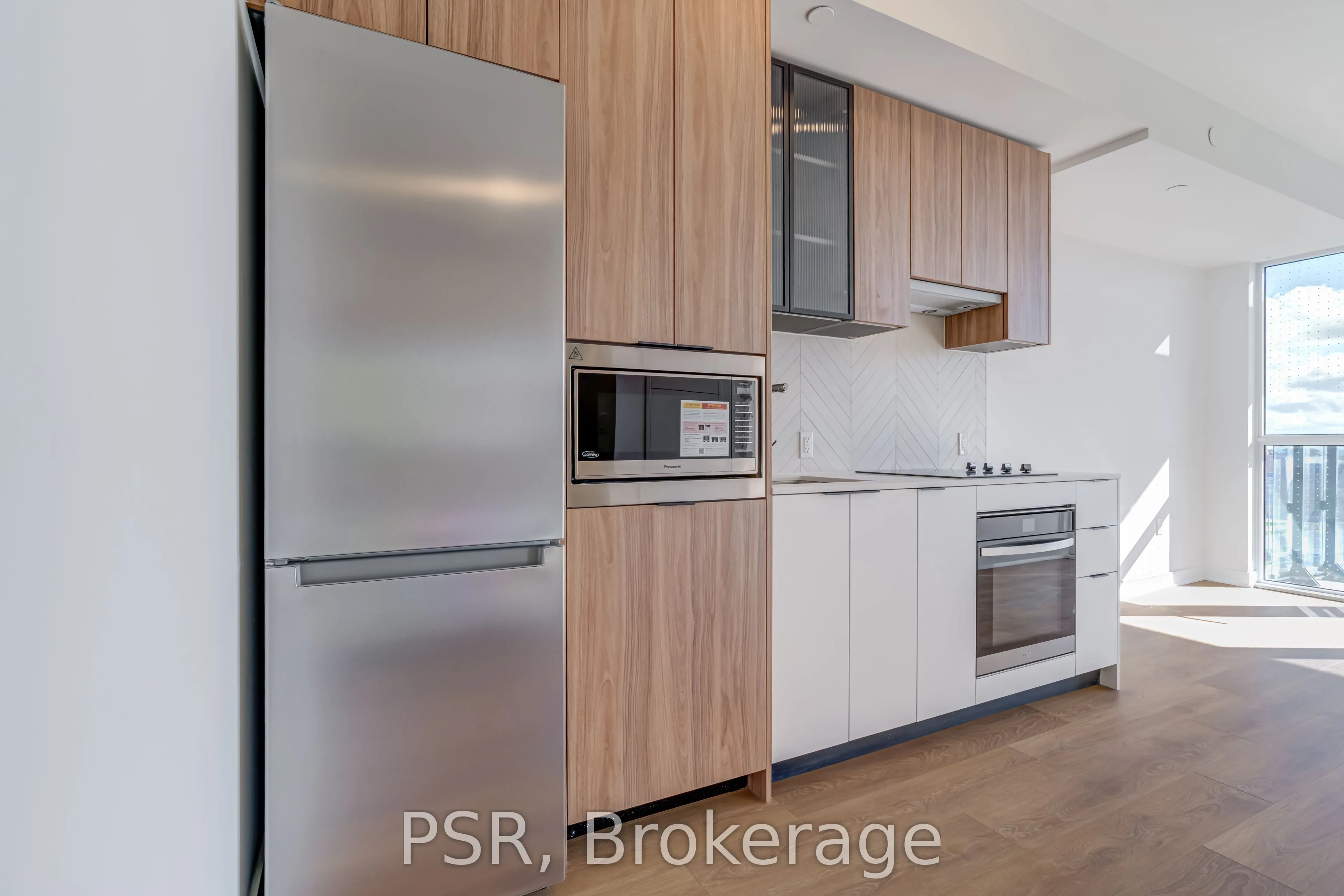 1037 The Queensway, #407