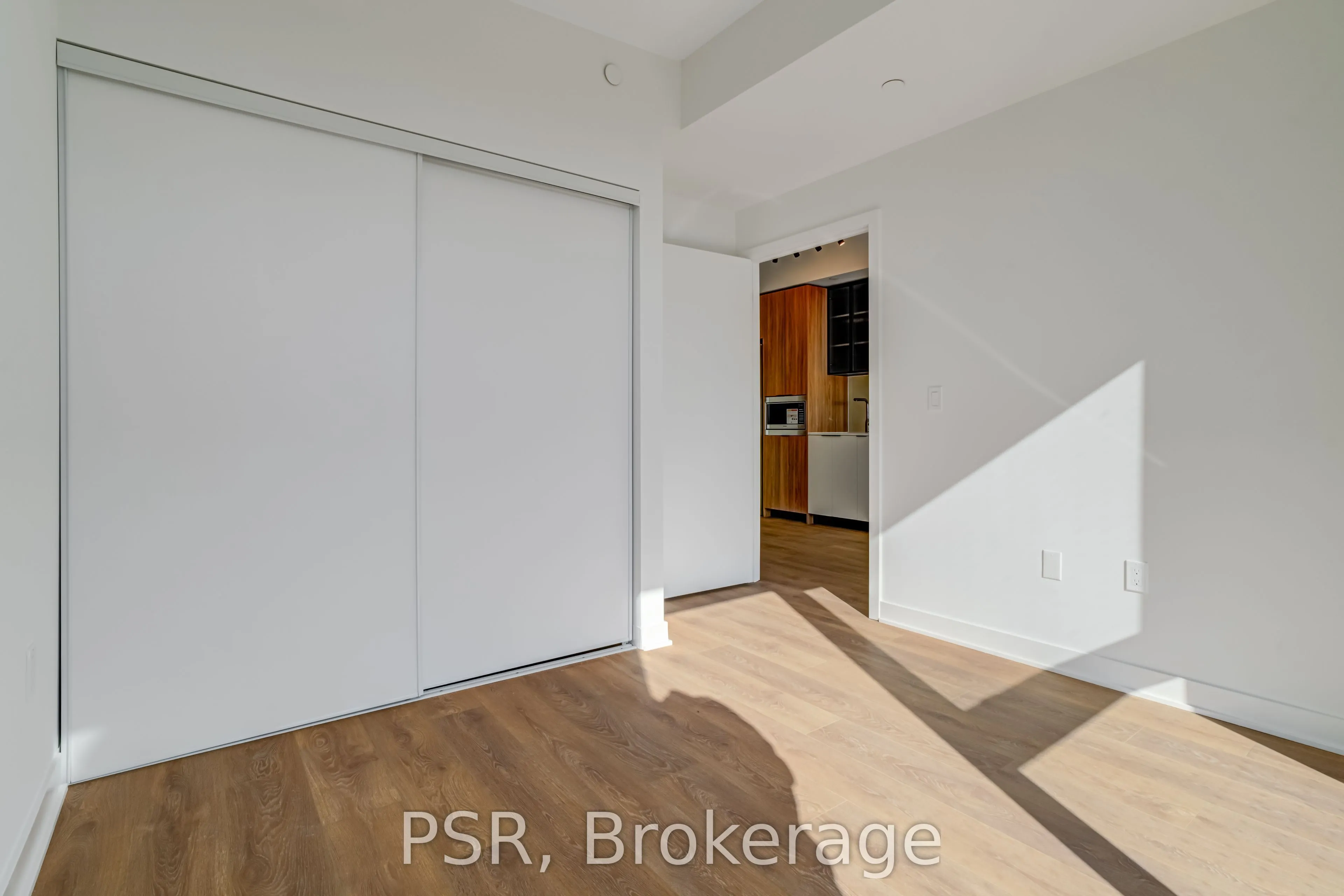 1037 The Queensway, #407