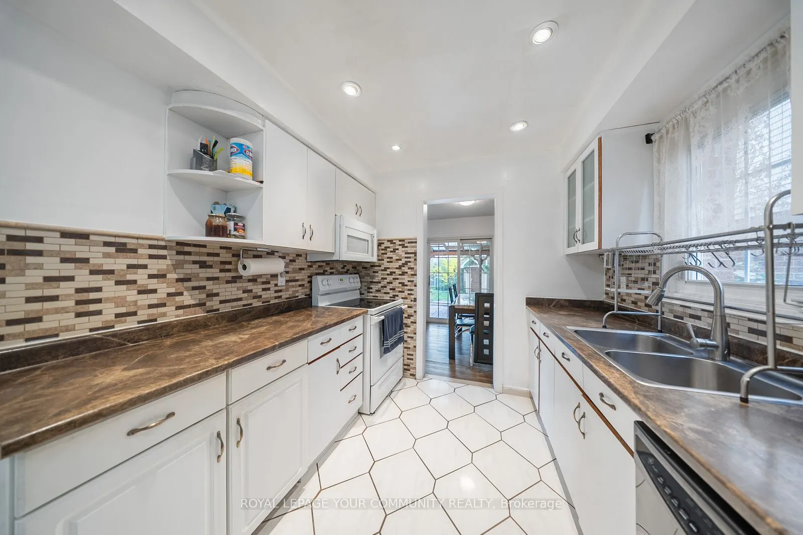 353 Rutherford Road N