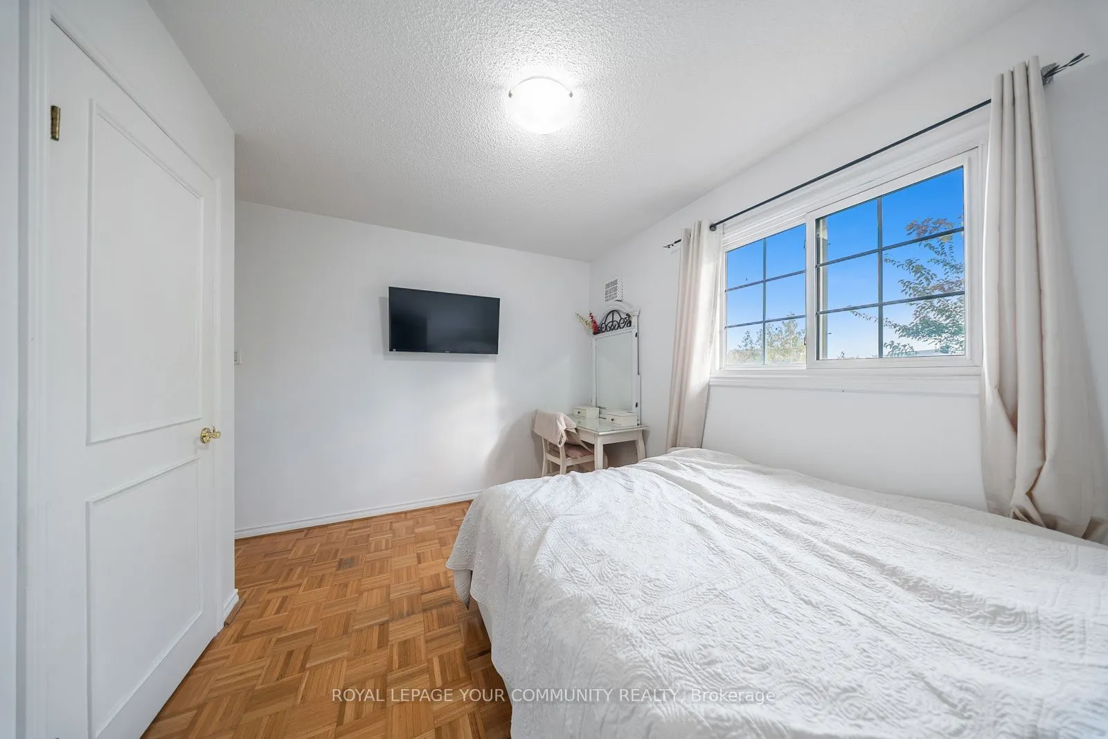 353 Rutherford Road N