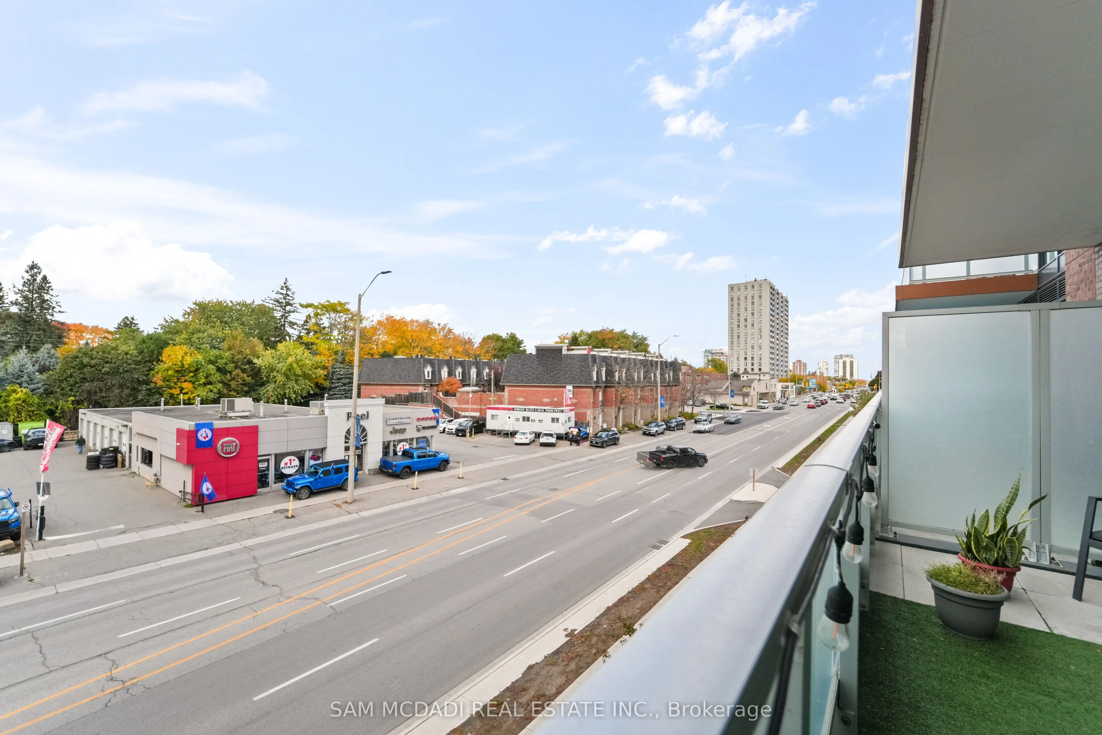 215 Lakeshore Road W, #212