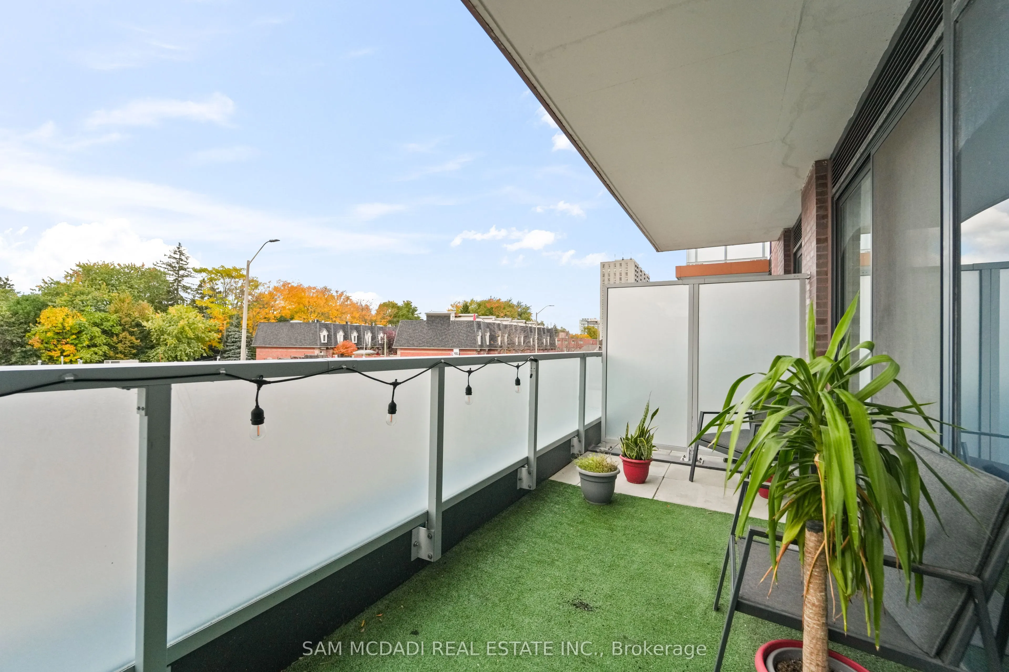 215 Lakeshore Road W, #212