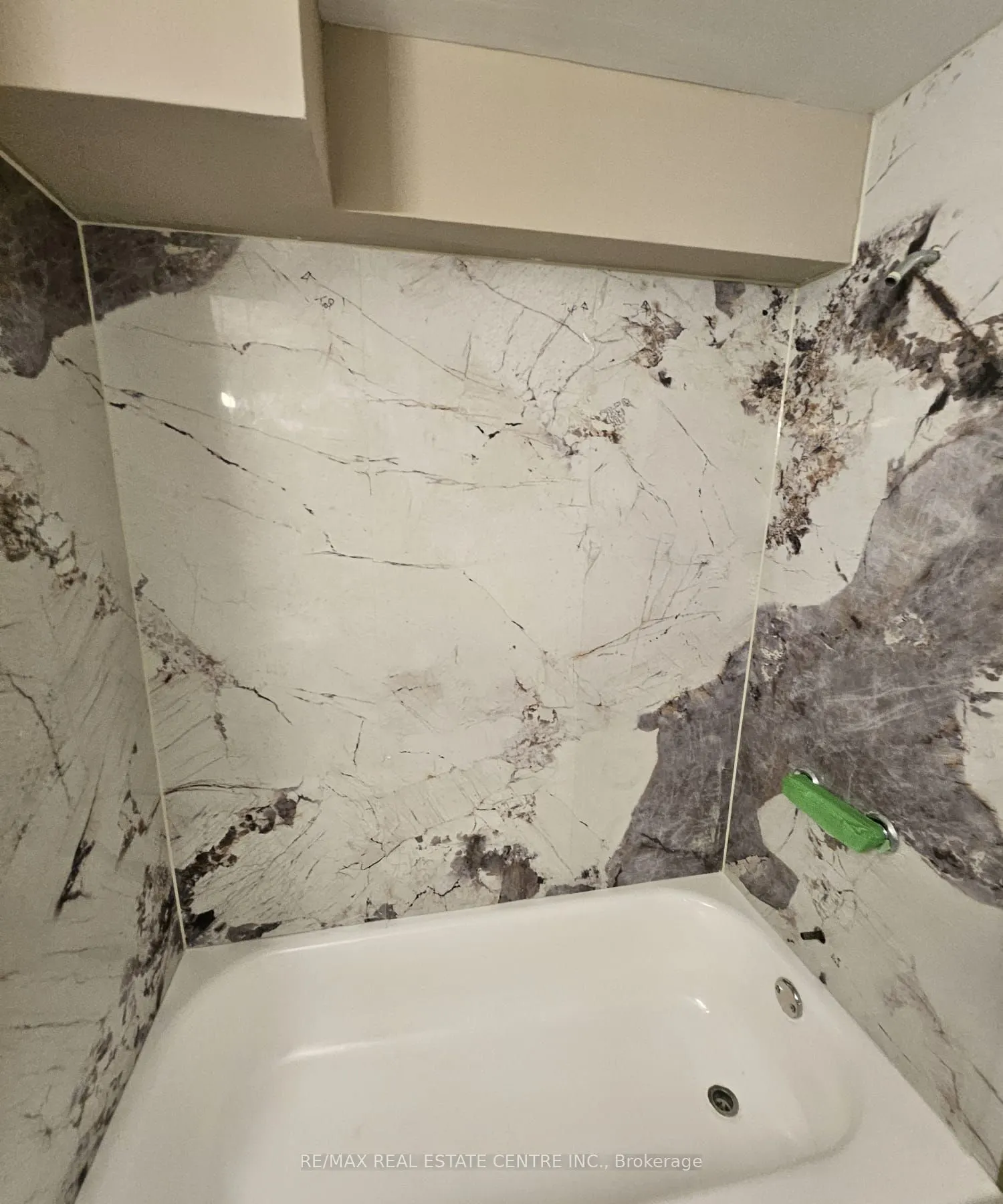 83 Autumn Boulevard, #Lower