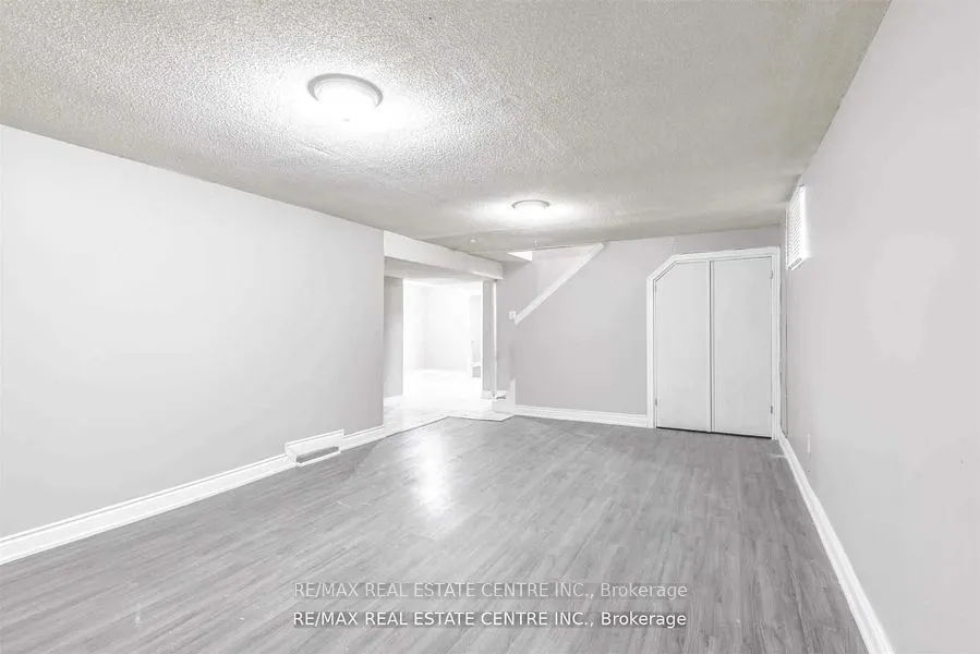 83 Autumn Boulevard, #Lower