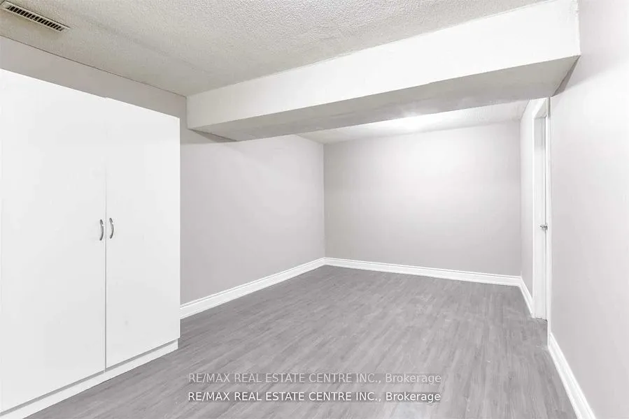 83 Autumn Boulevard, #Lower