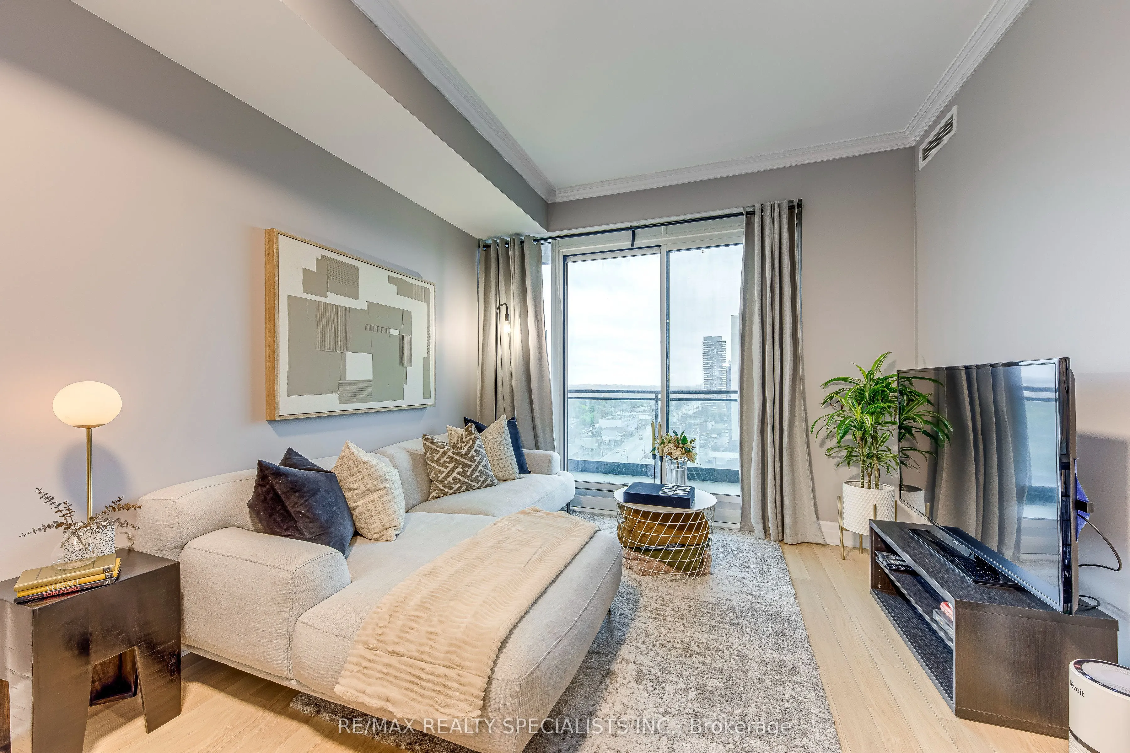 100 John Street, #1609