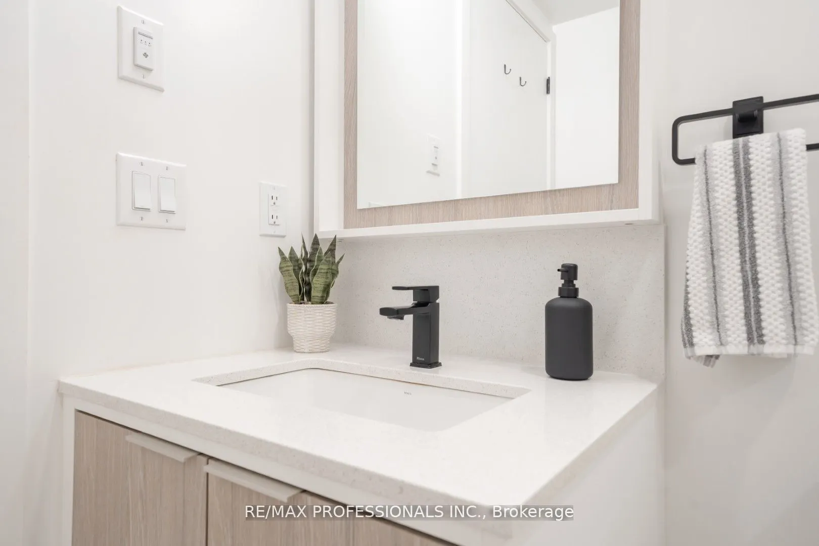 36 Zorra Street, #305