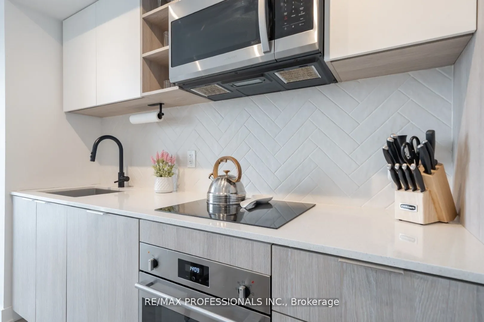 36 Zorra Street, #305