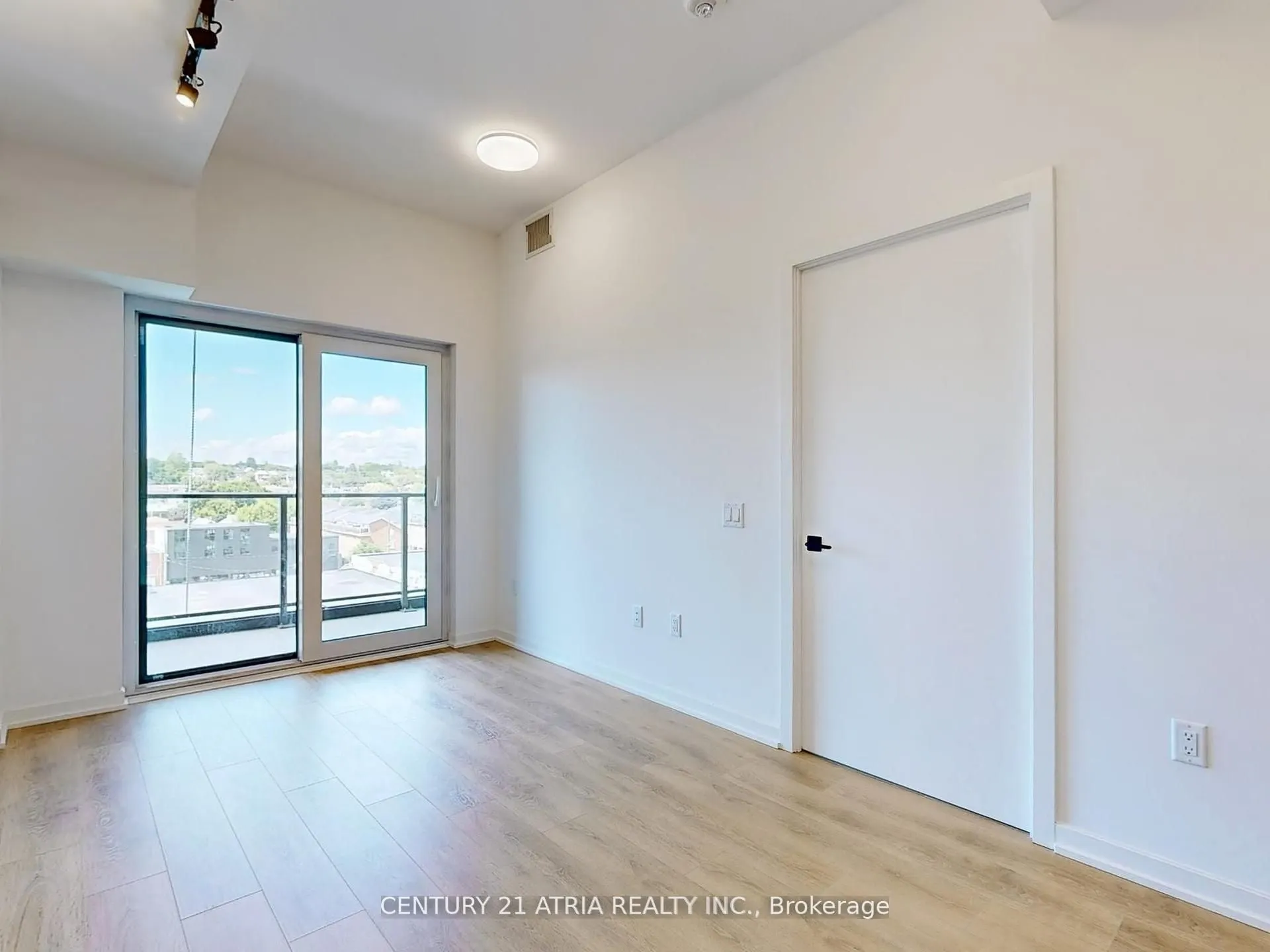 1285 Dupont Street, #605