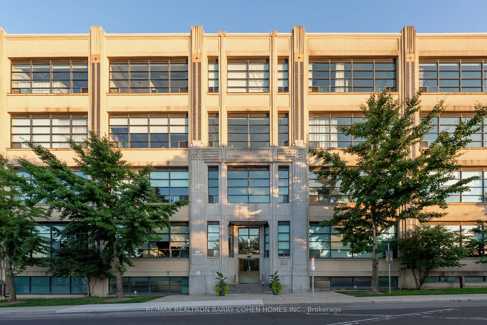 1001 Roselawn Avenue, #116