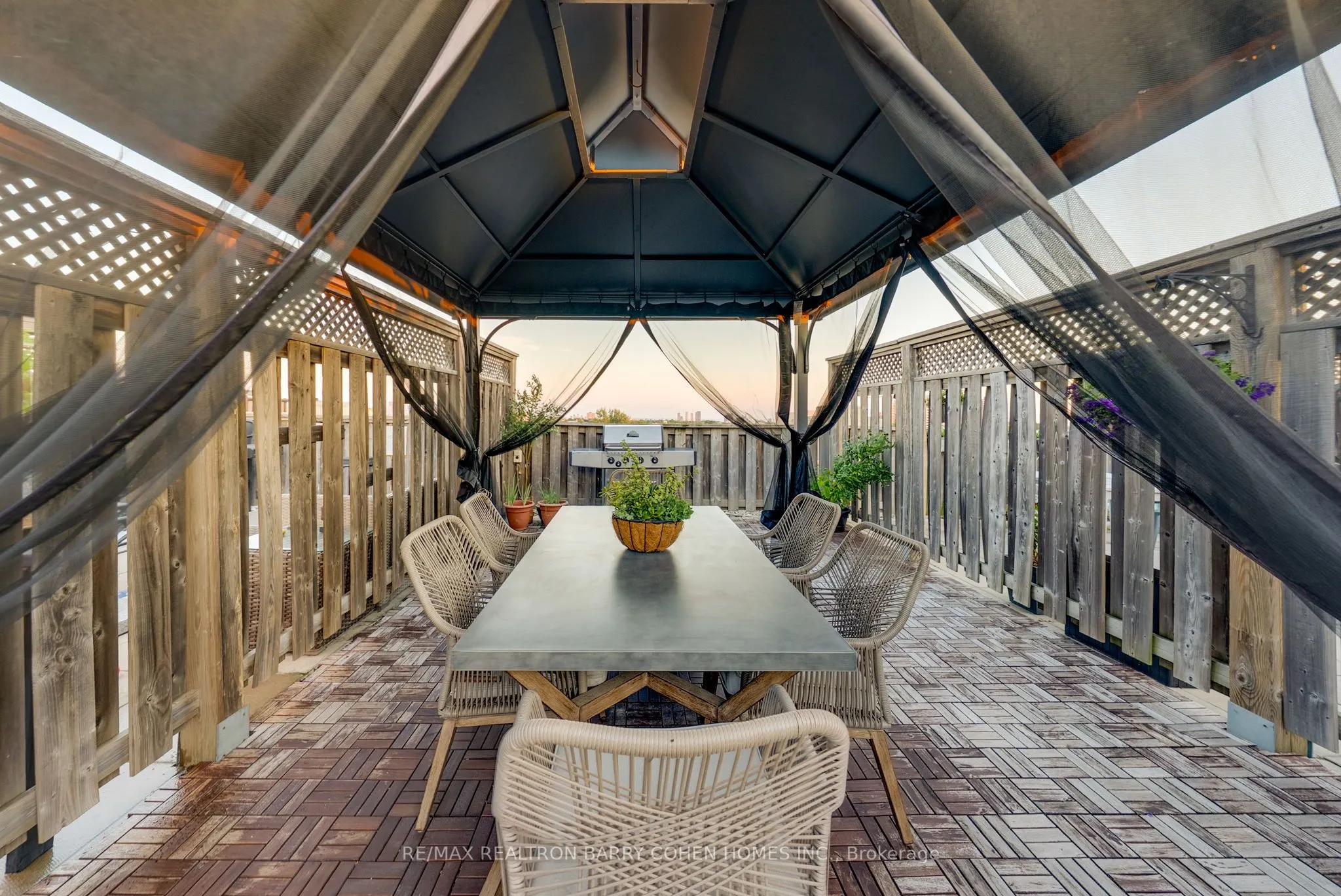 1001 Roselawn Avenue, #116