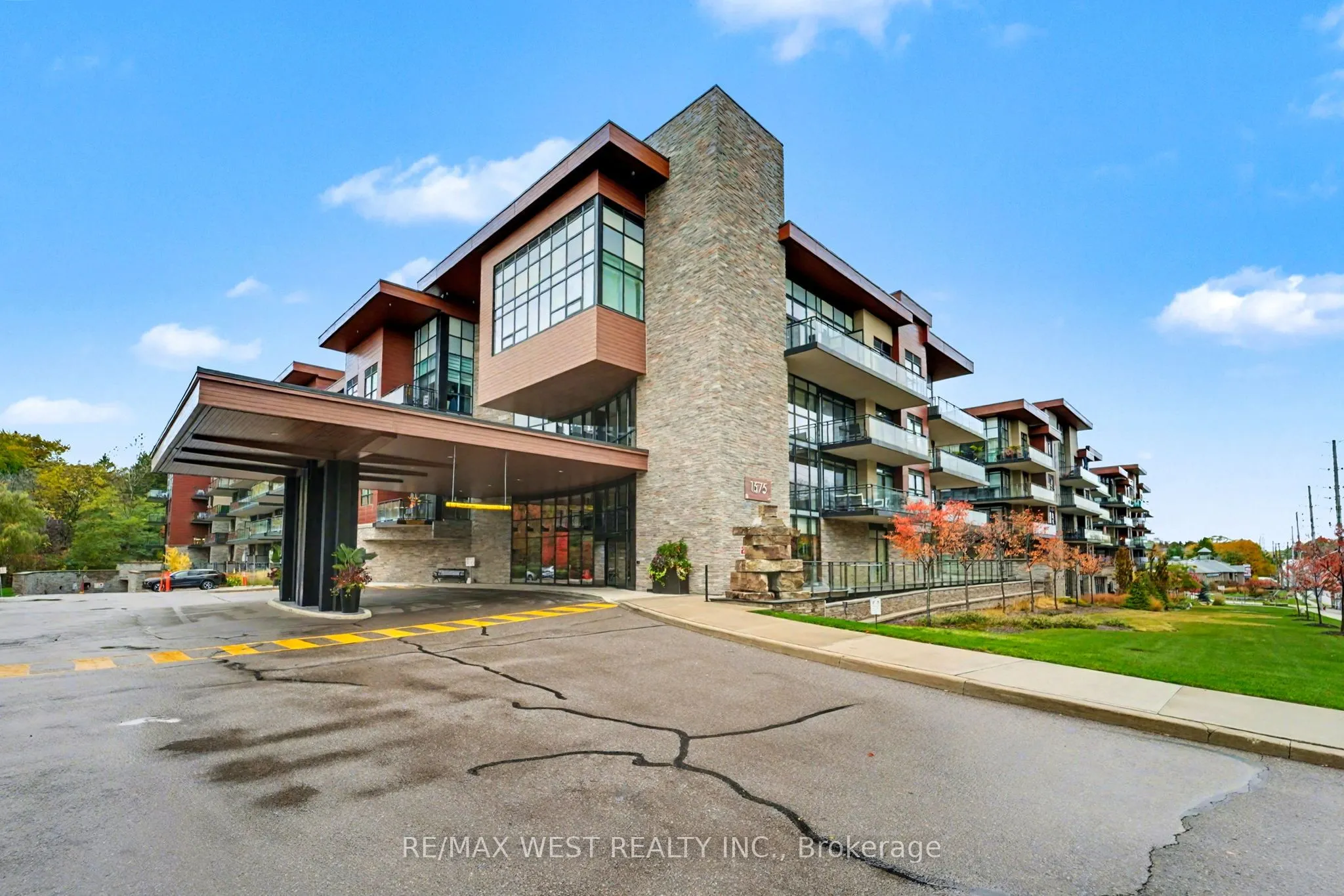1575 Lakeshore Road, #357