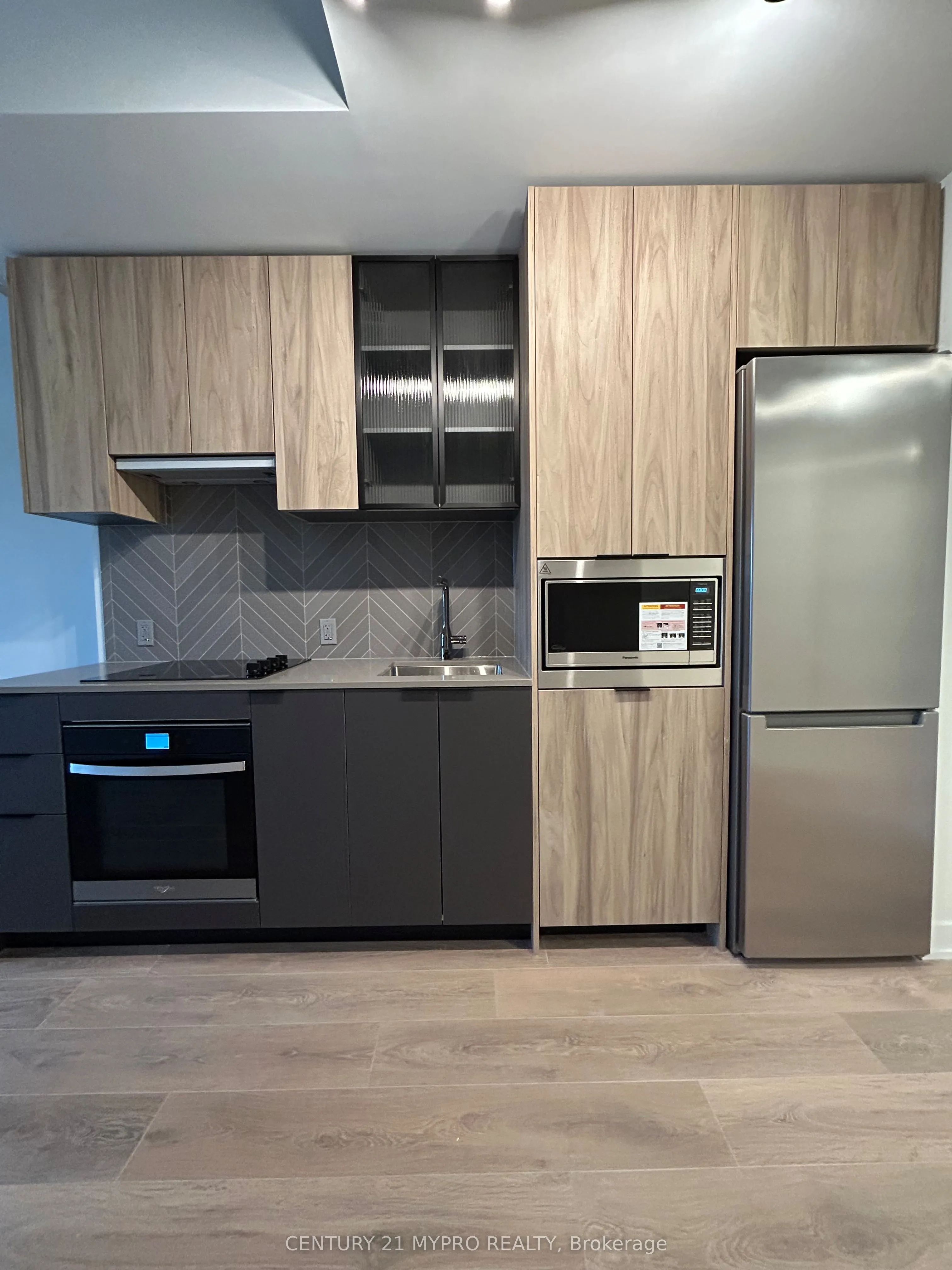 1037 The Queensway, #517