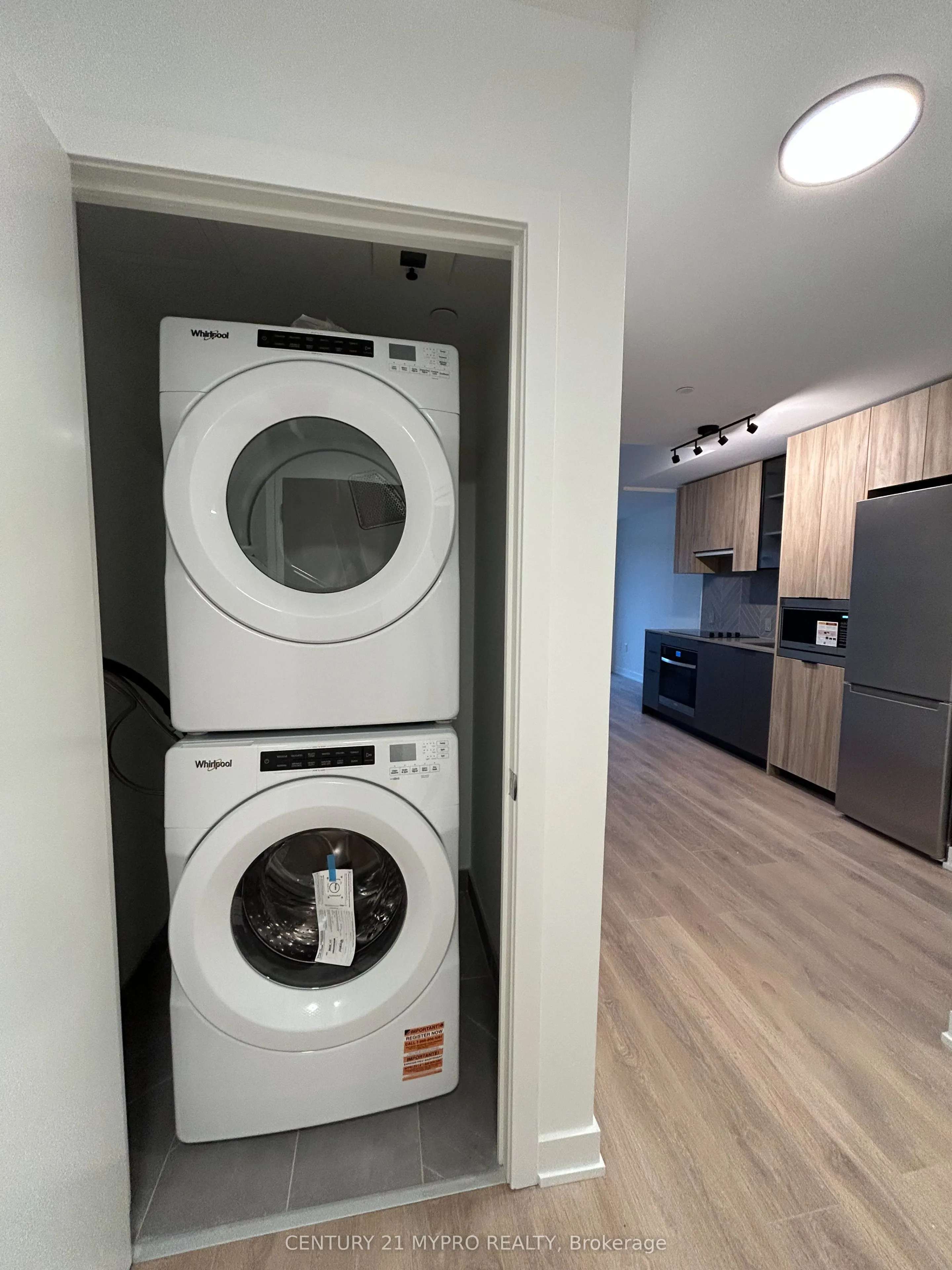 1037 The Queensway, #517