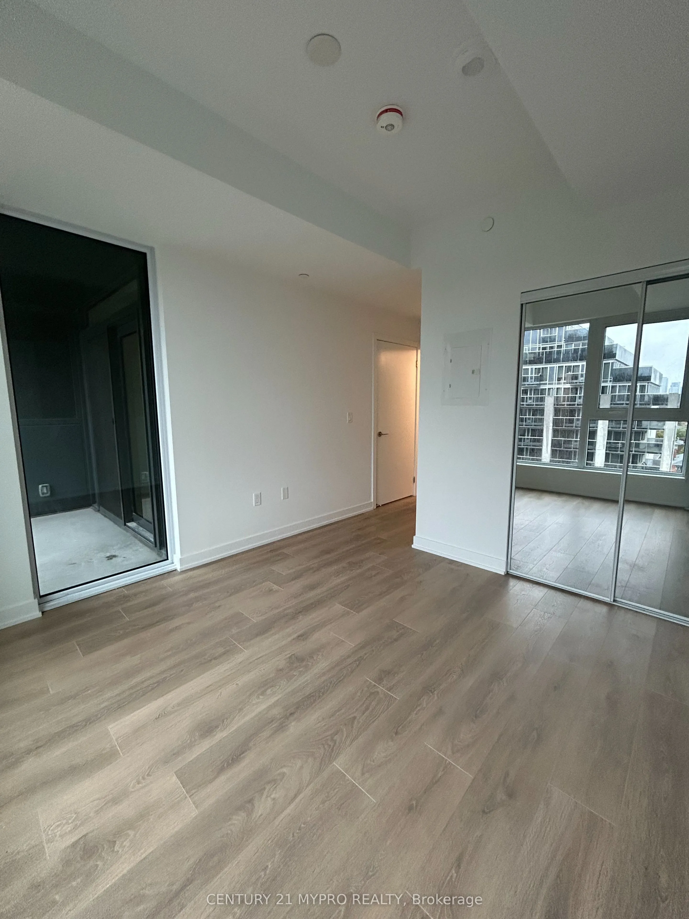 1037 The Queensway, #517