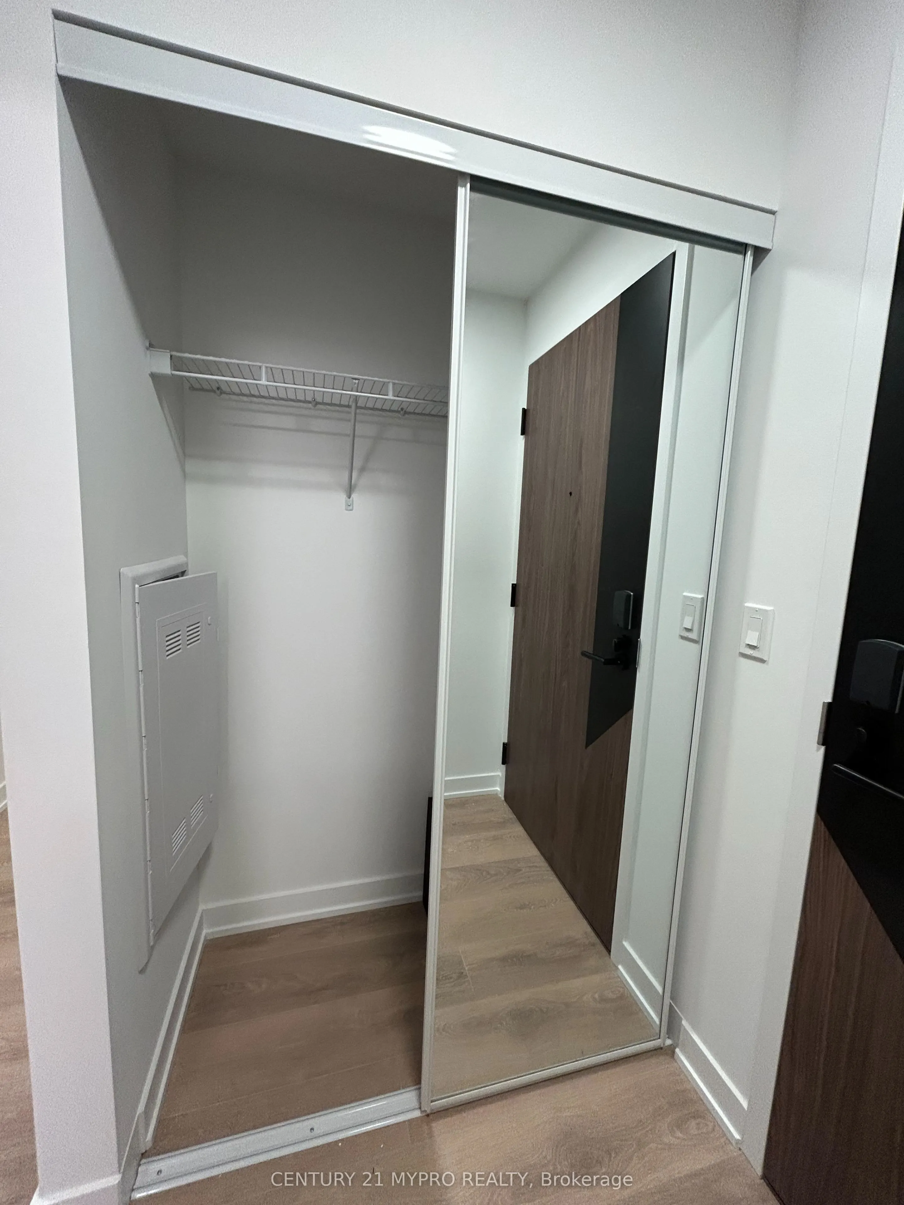 1037 The Queensway, #517