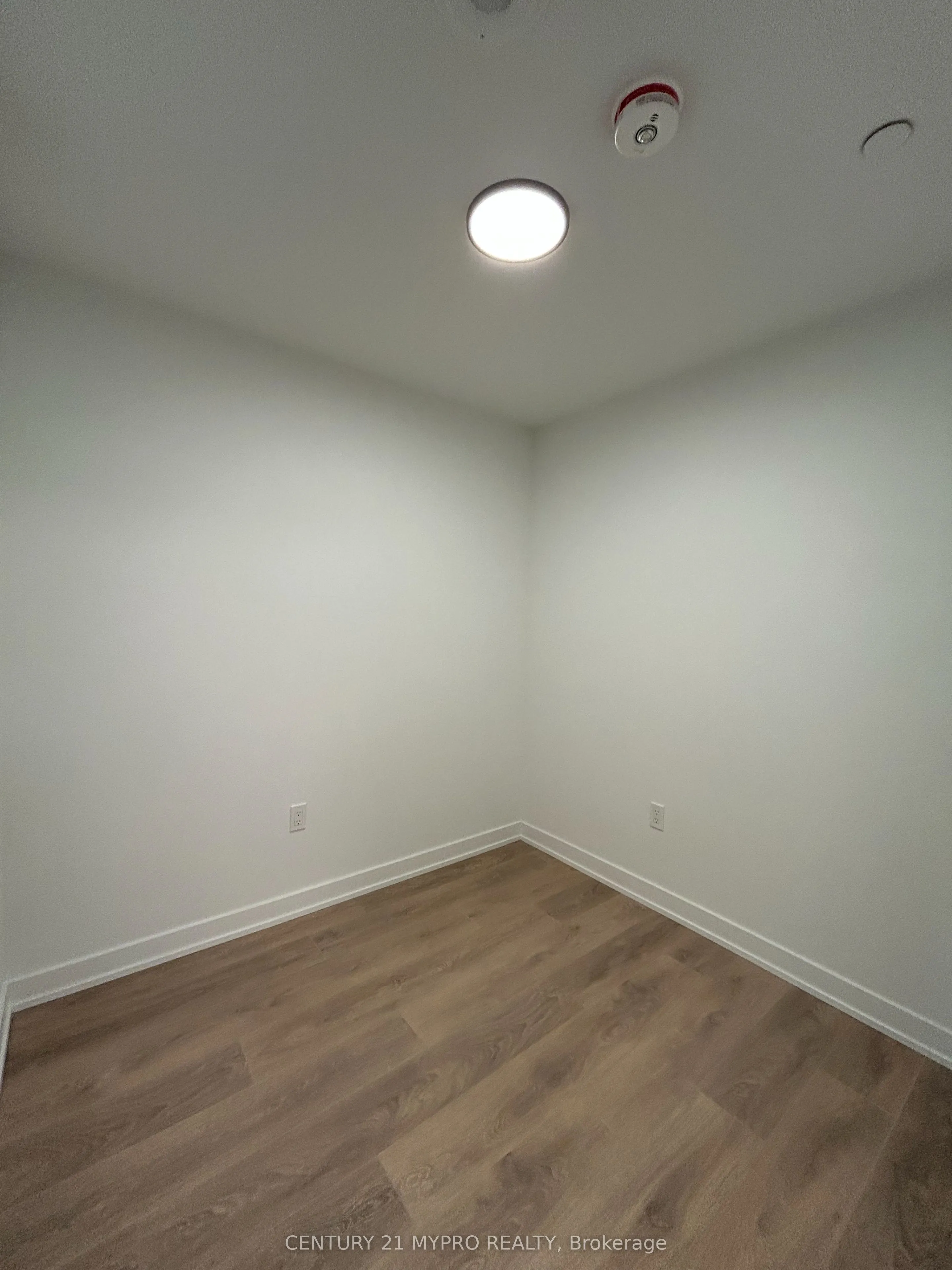 1037 The Queensway, #517