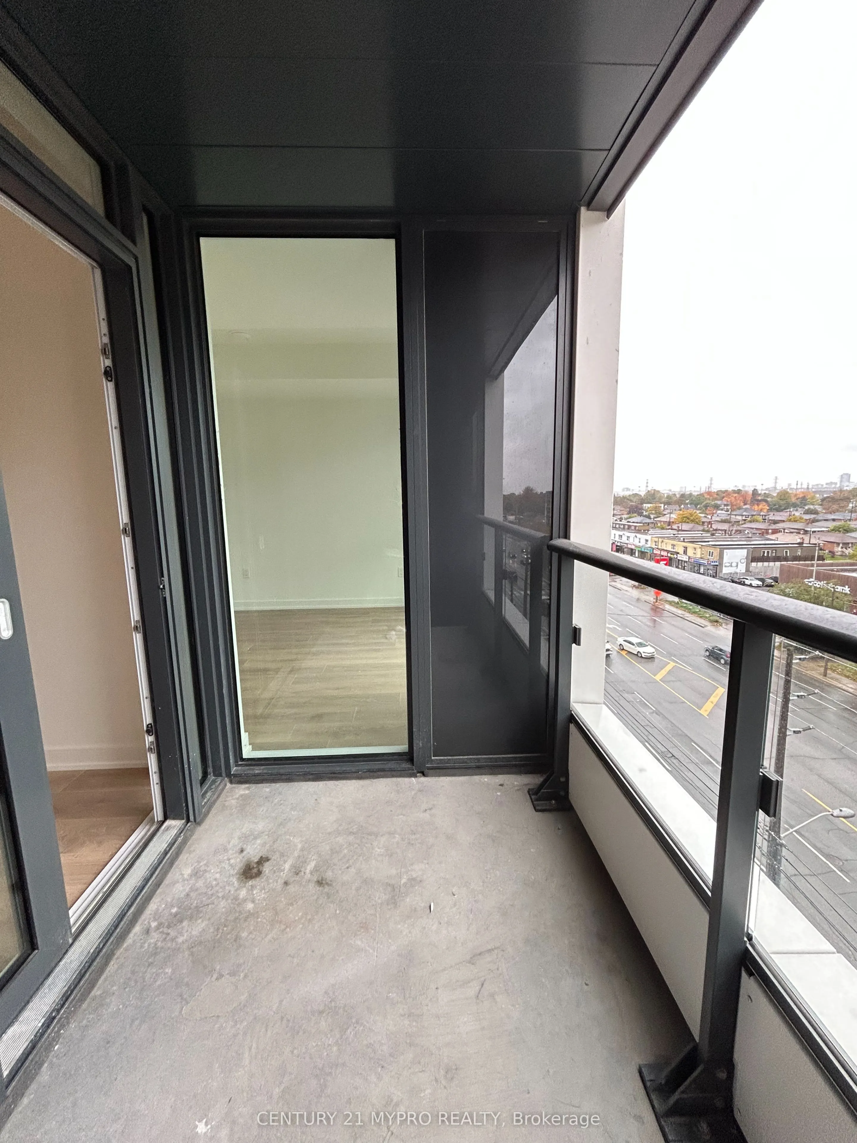 1037 The Queensway, #517