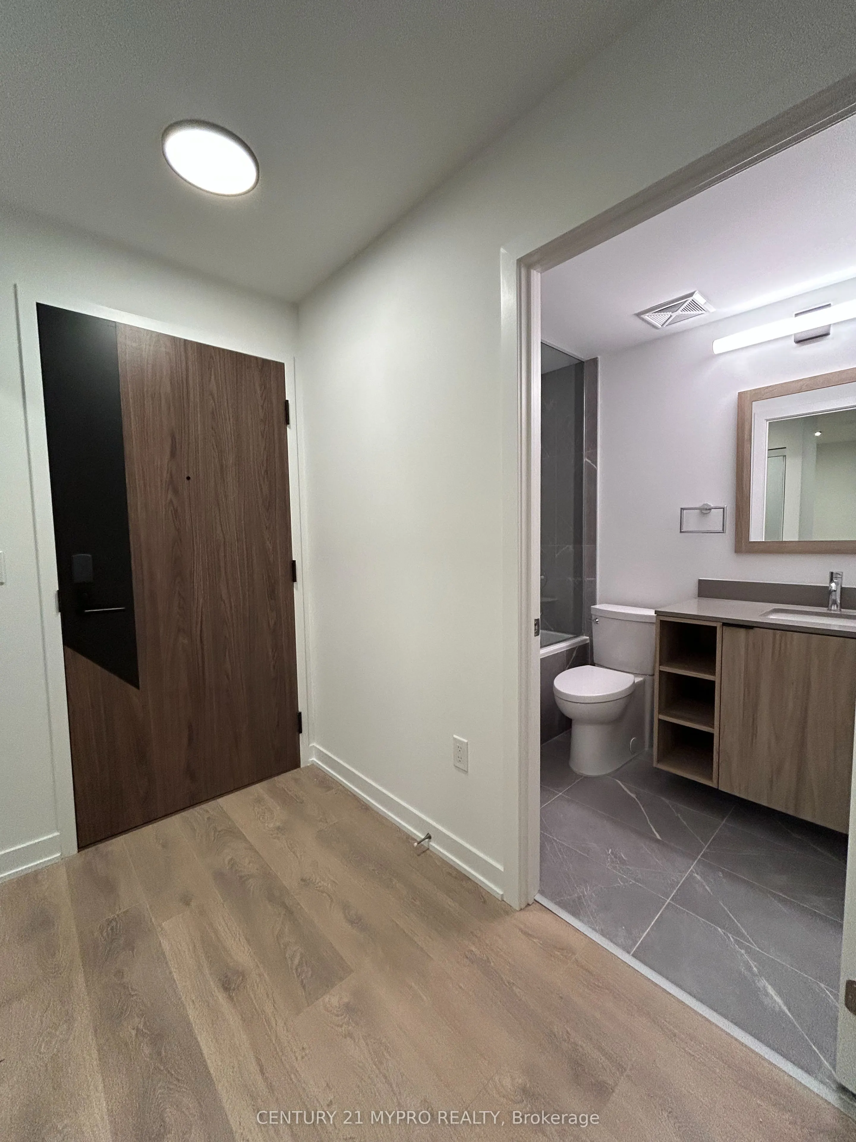 1037 The Queensway, #517