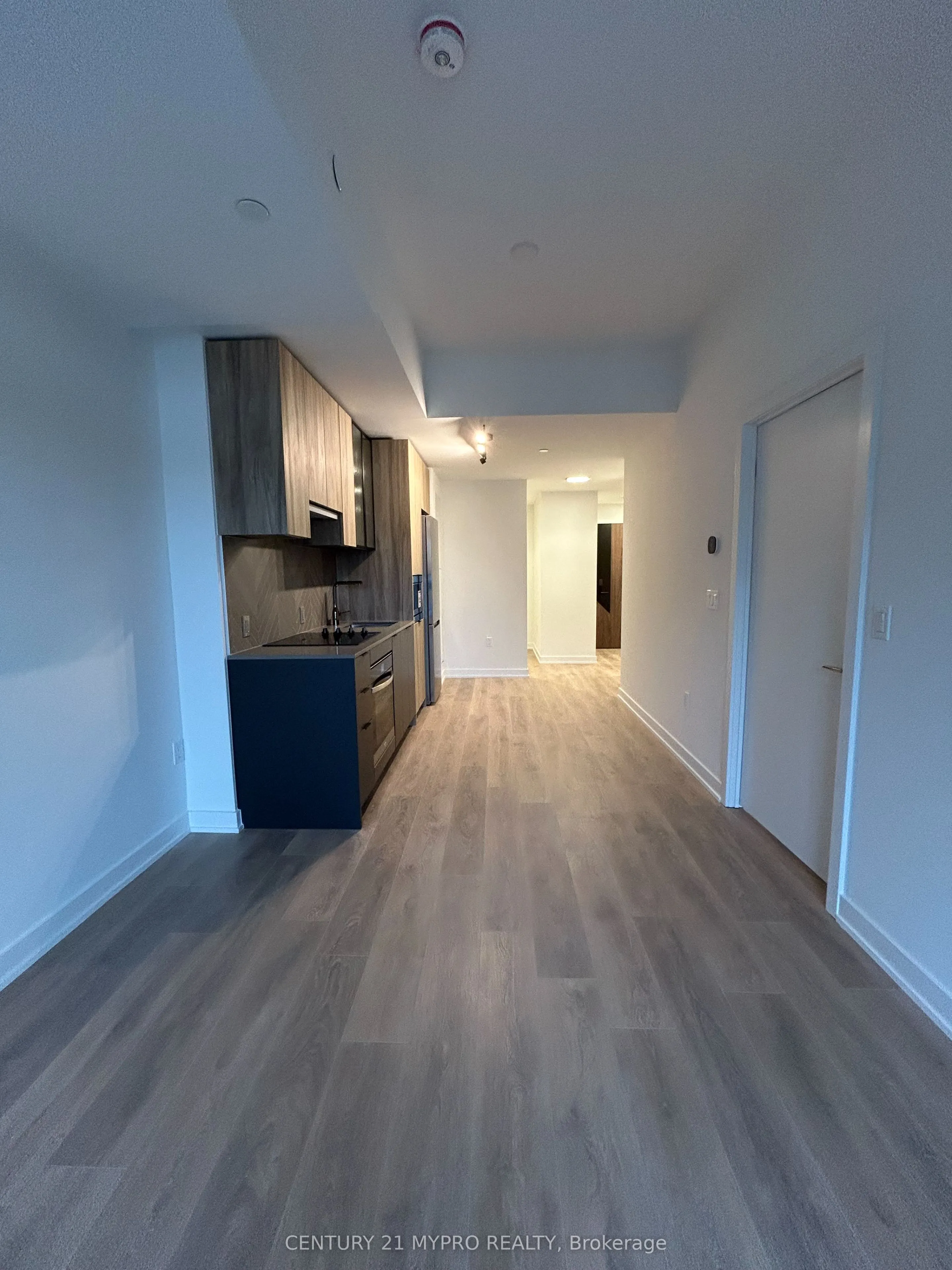 1037 The Queensway, #517