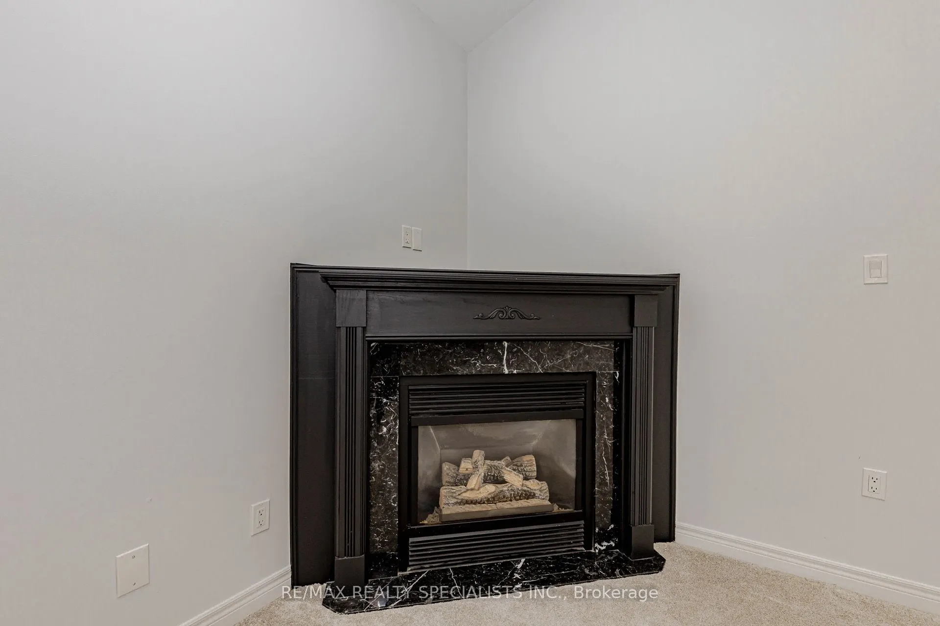 5686 WHITEHORN Avenue